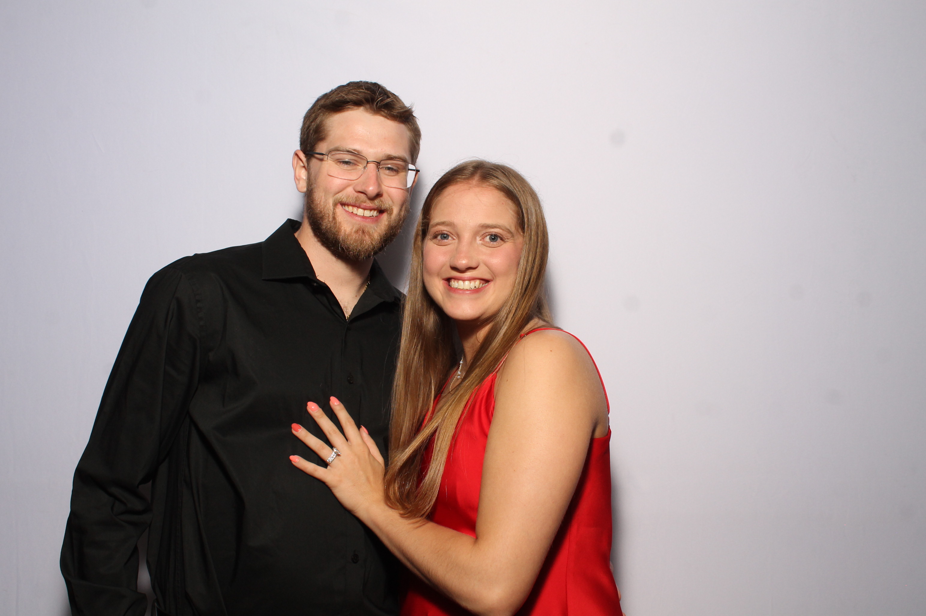 Hannah & Zane | View more photos from the event at gallery.photoboothcincy.com/u/PhotoBoothCincy/Hannah-Zane