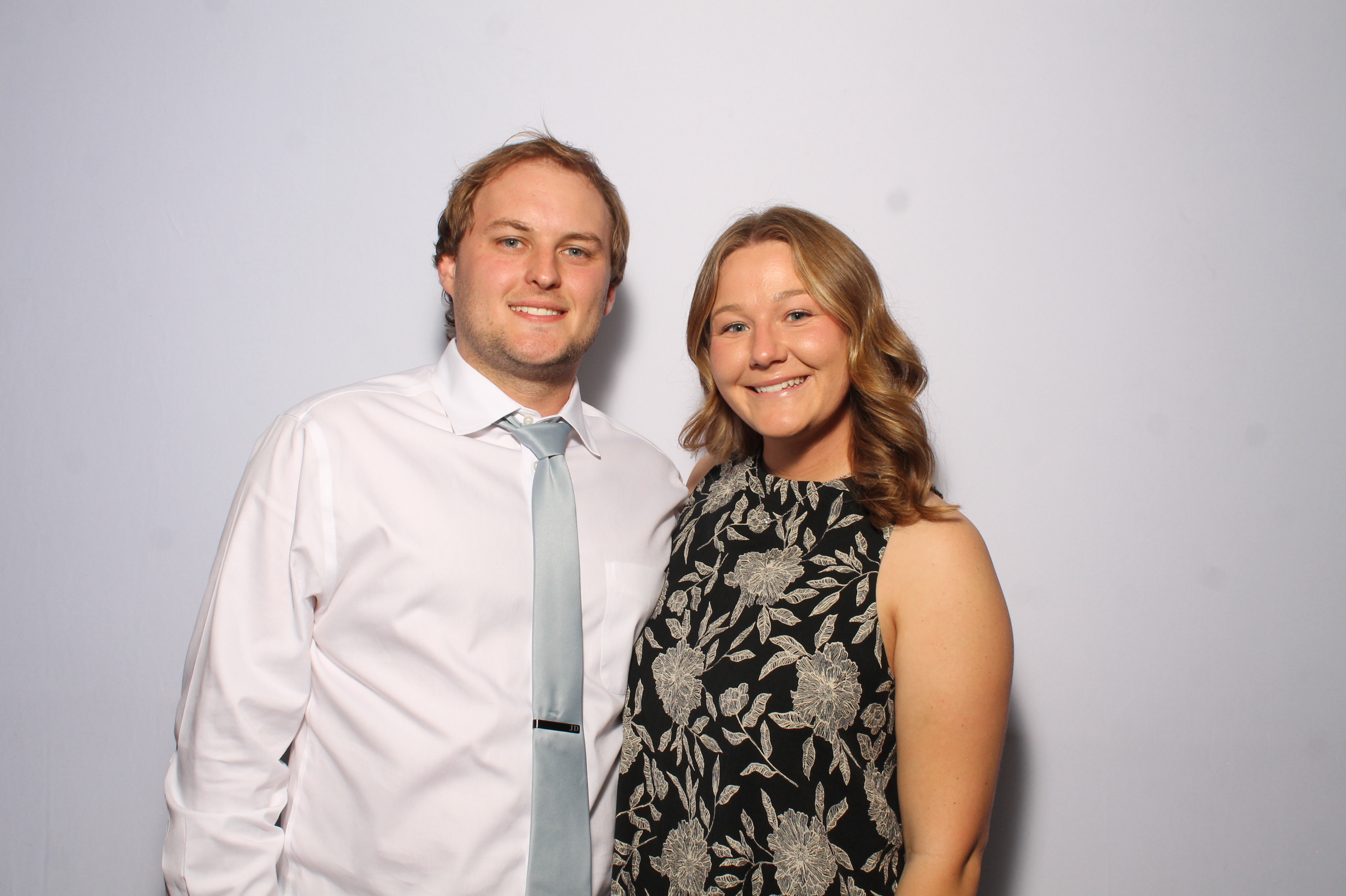 Hannah & Zane | View more photos from the event at gallery.photoboothcincy.com/u/PhotoBoothCincy/Hannah-Zane