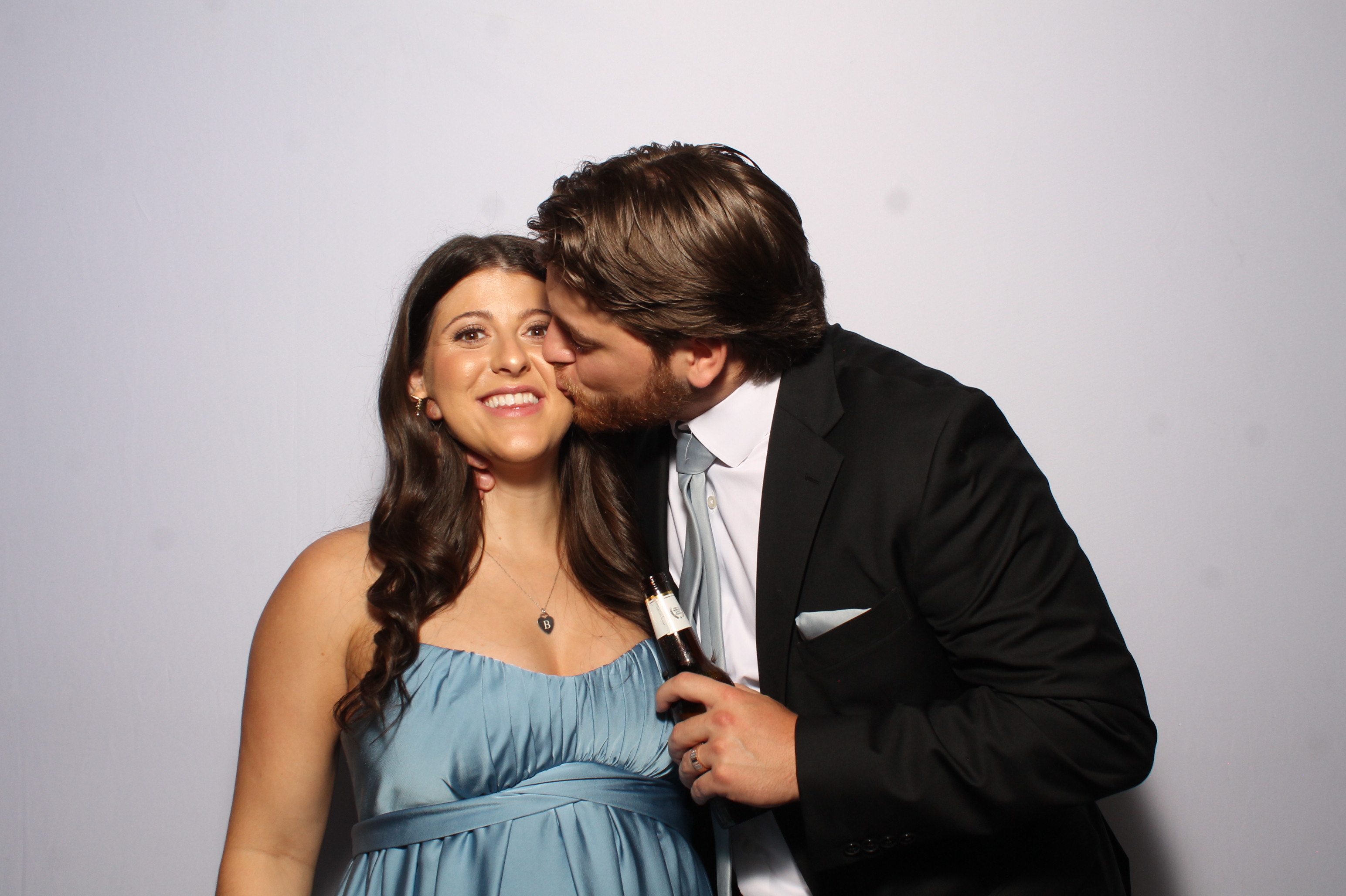 Hannah & Zane | View more photos from the event at gallery.photoboothcincy.com/u/PhotoBoothCincy/Hannah-Zane