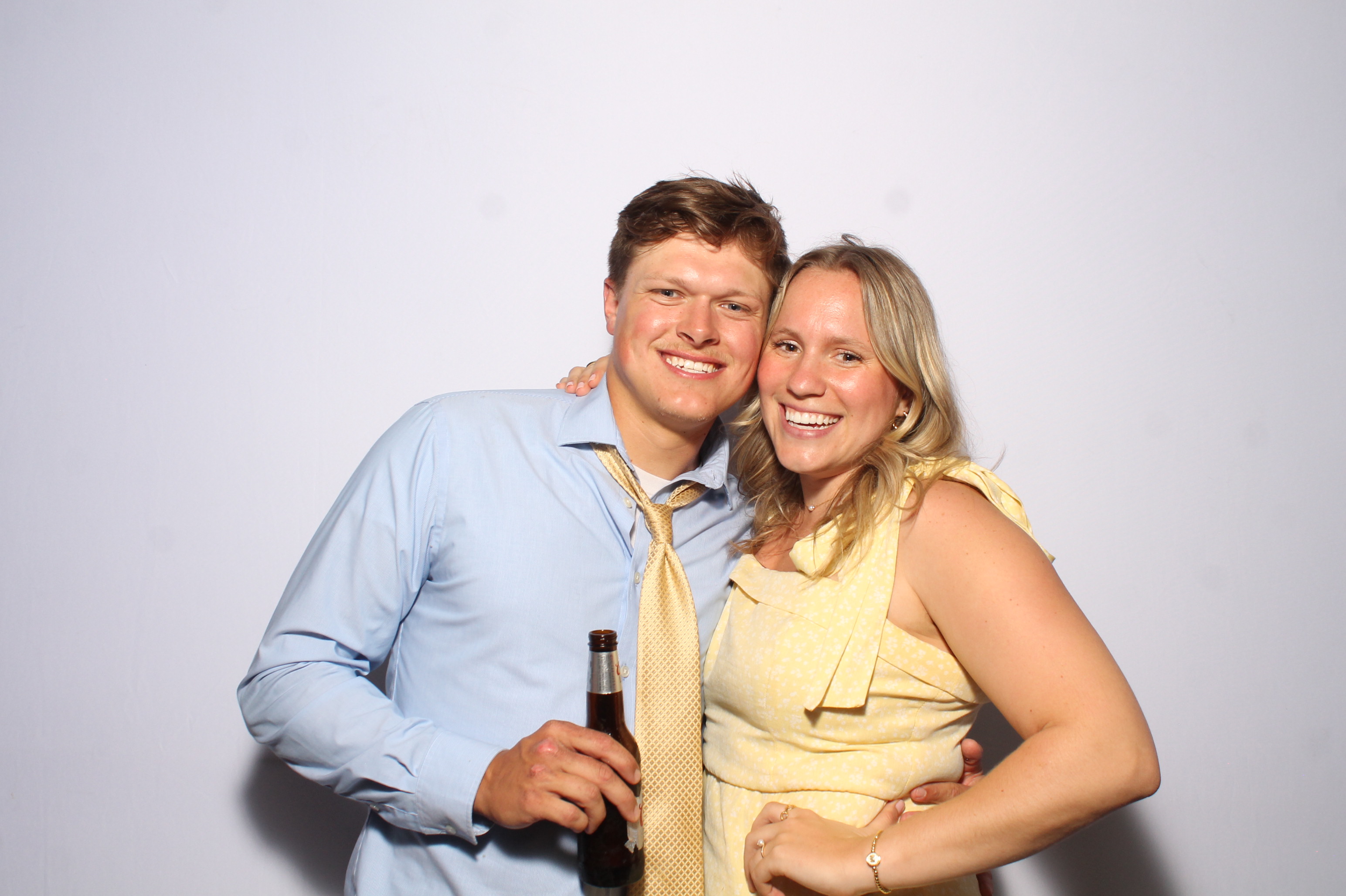 Hannah & Zane | View more photos from the event at gallery.photoboothcincy.com/u/PhotoBoothCincy/Hannah-Zane