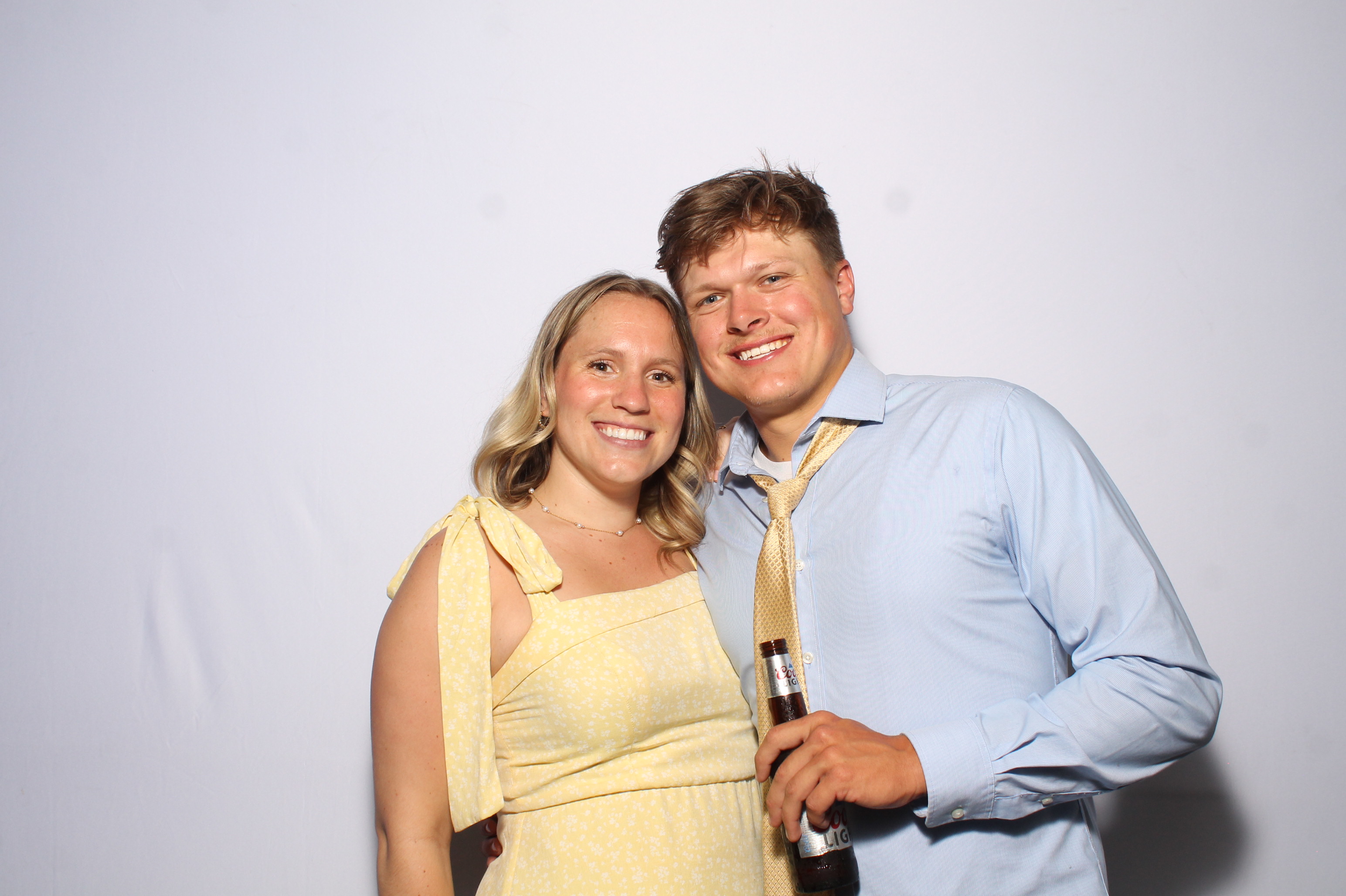 Hannah & Zane | View more photos from the event at gallery.photoboothcincy.com/u/PhotoBoothCincy/Hannah-Zane