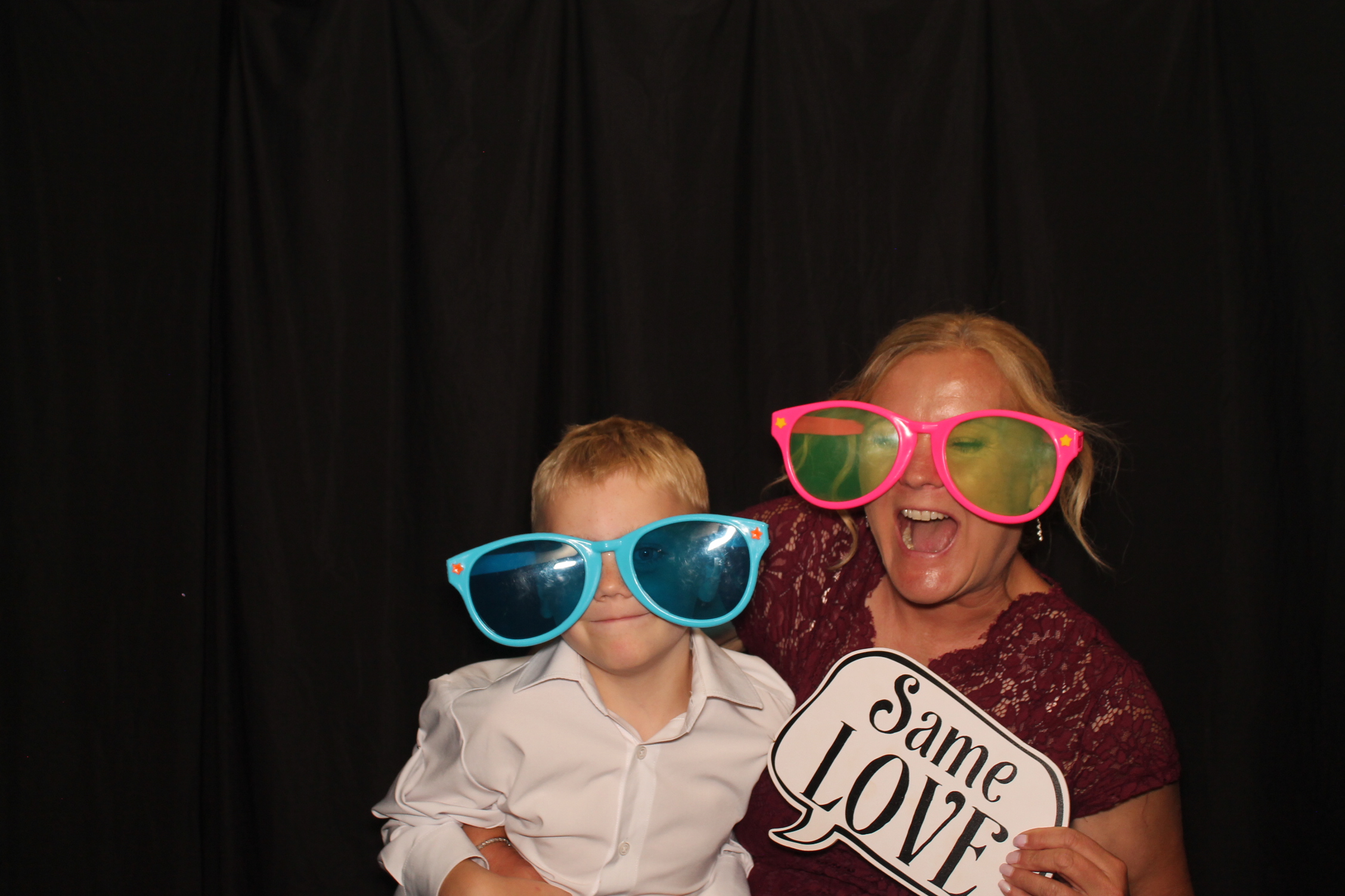 Haugan Cooper Reception | View more photos from the event at gallery.photoboothcincy.com/u/PhotoBoothCincy/Haugan-Cooper-Reception