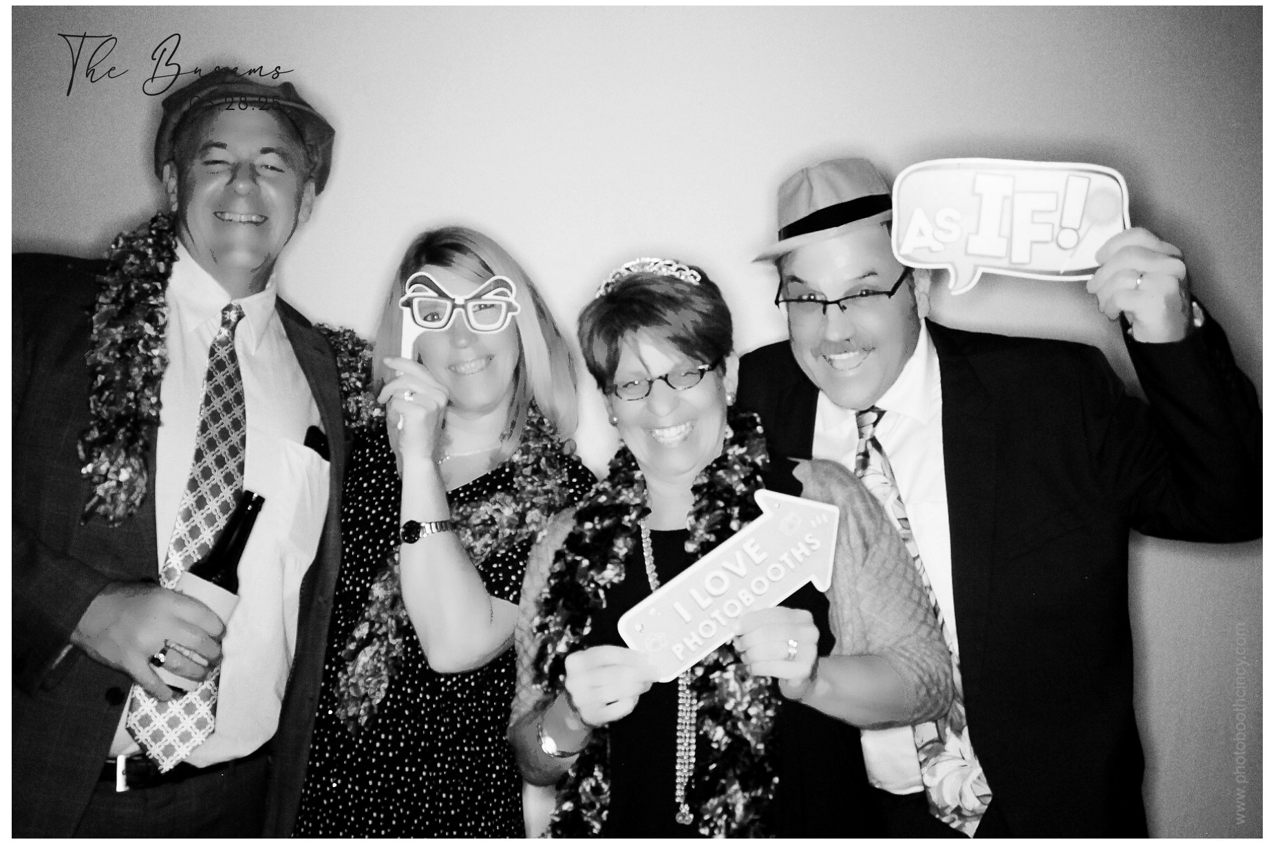 Heusman/Busam Wedding  | View more photos from the event at gallery.photoboothcincy.com/u/PhotoBoothCincy/HeusmanBusam-Wedding