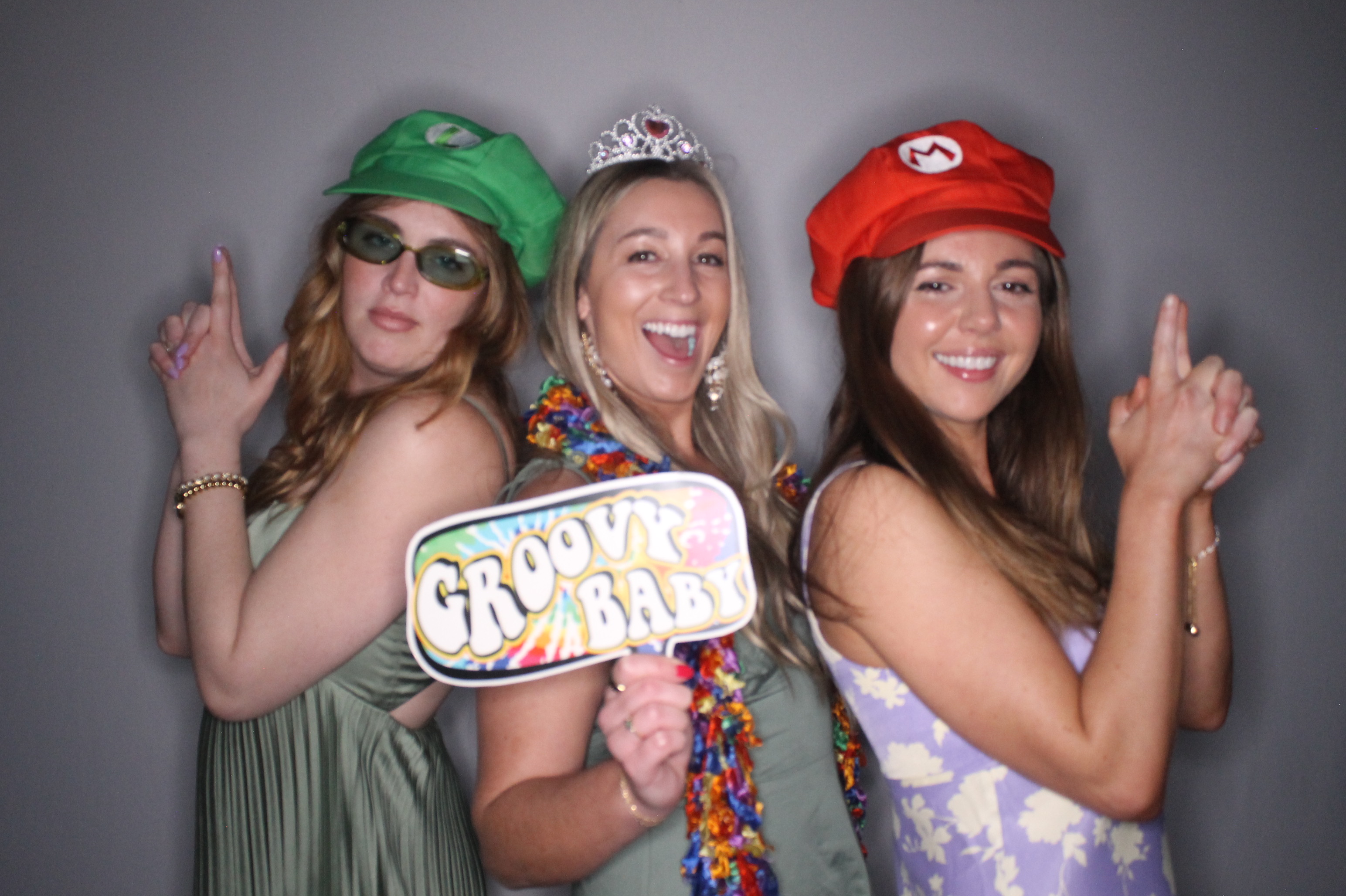 Heusman/Busam Wedding  | View more photos from the event at gallery.photoboothcincy.com/u/PhotoBoothCincy/HeusmanBusam-Wedding