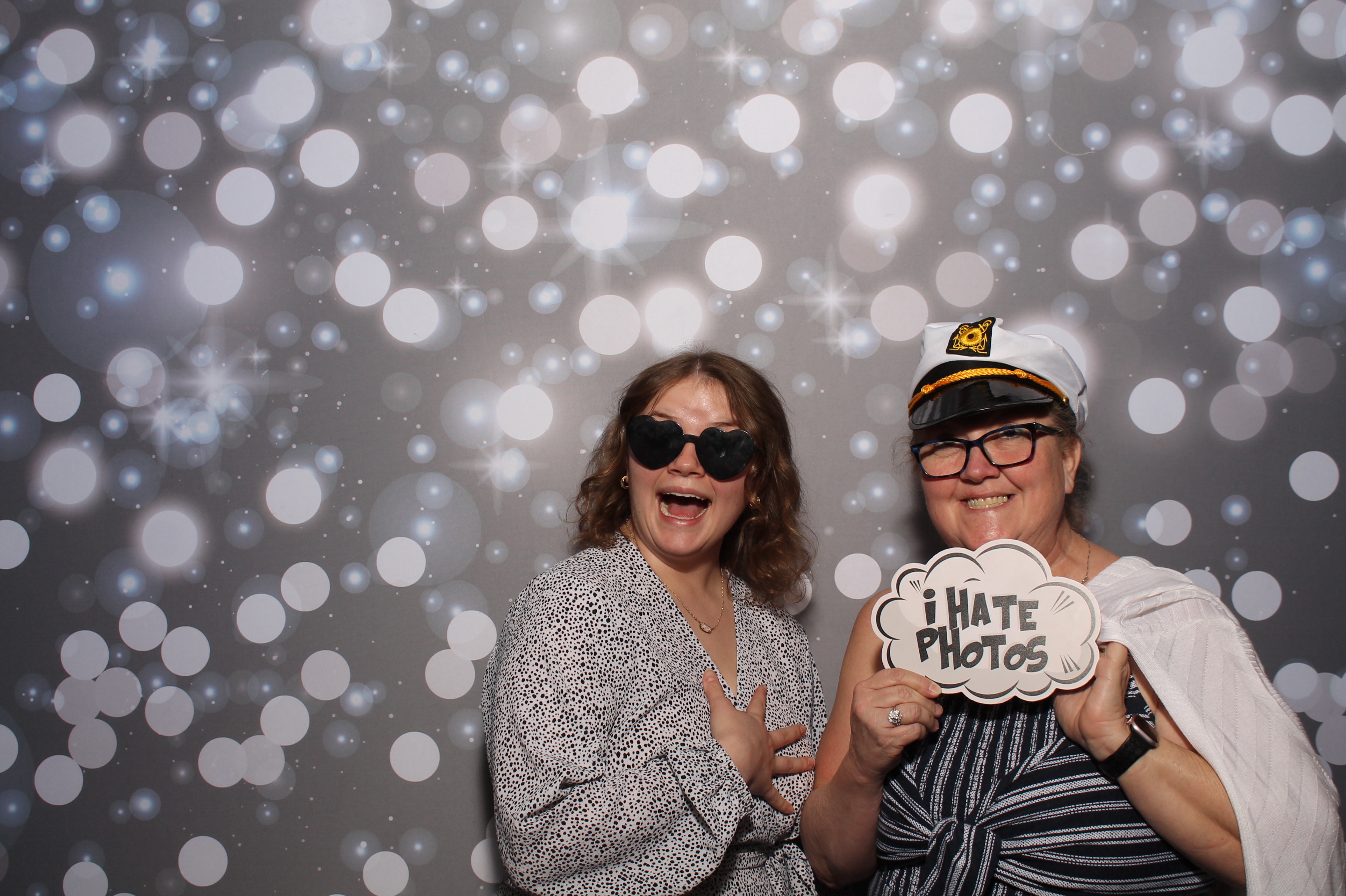 Hicks Wedding | View more photos from the event at gallery.photoboothcincy.com/u/PhotoBoothCincy/Hicks-Wedding
