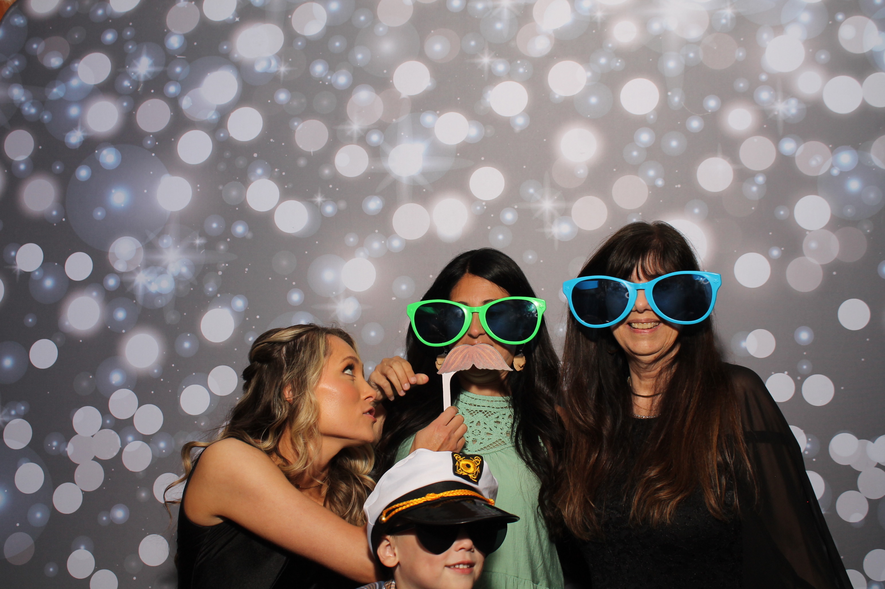Hicks Wedding | View more photos from the event at gallery.photoboothcincy.com/u/PhotoBoothCincy/Hicks-Wedding