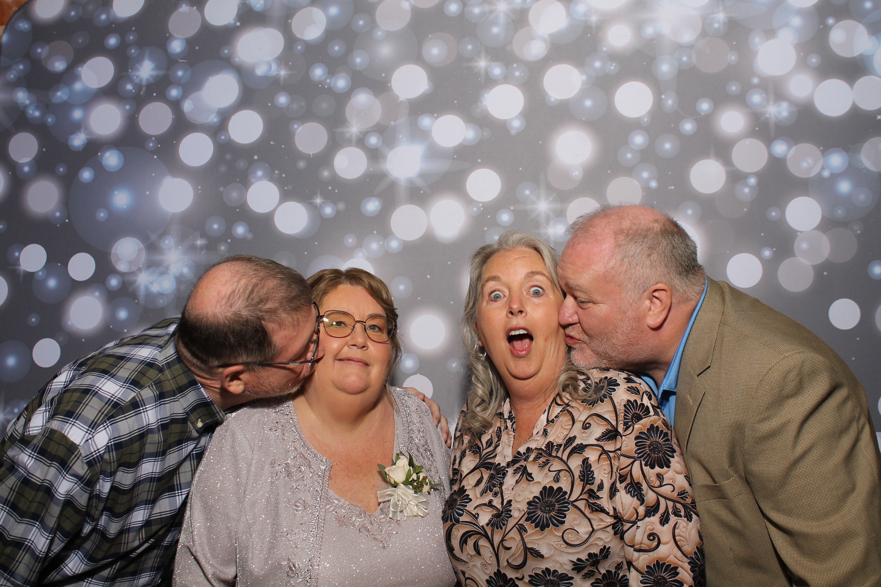 Hicks Wedding | View more photos from the event at gallery.photoboothcincy.com/u/PhotoBoothCincy/Hicks-Wedding
