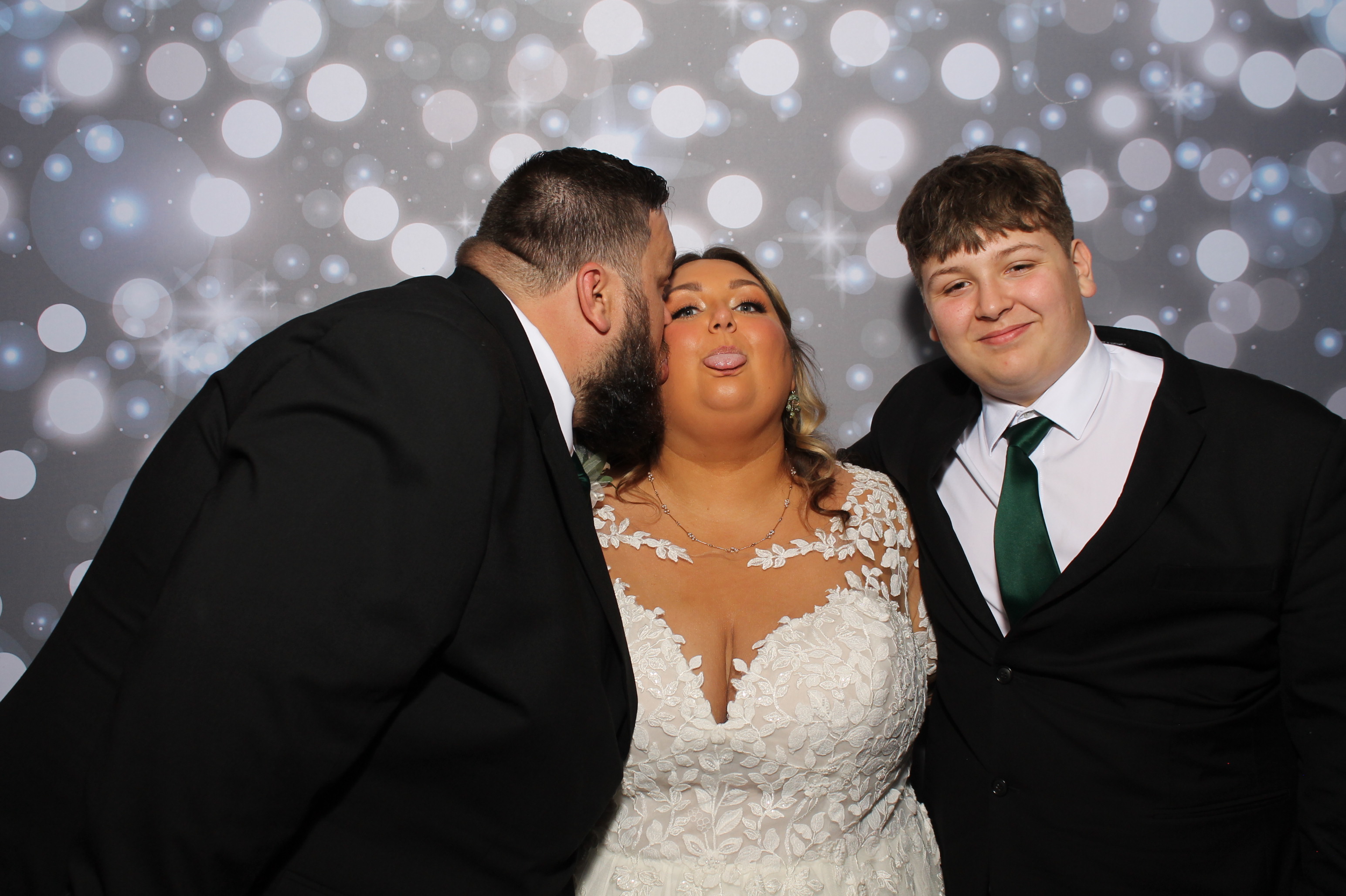 Hicks Wedding | View more photos from the event at gallery.photoboothcincy.com/u/PhotoBoothCincy/Hicks-Wedding