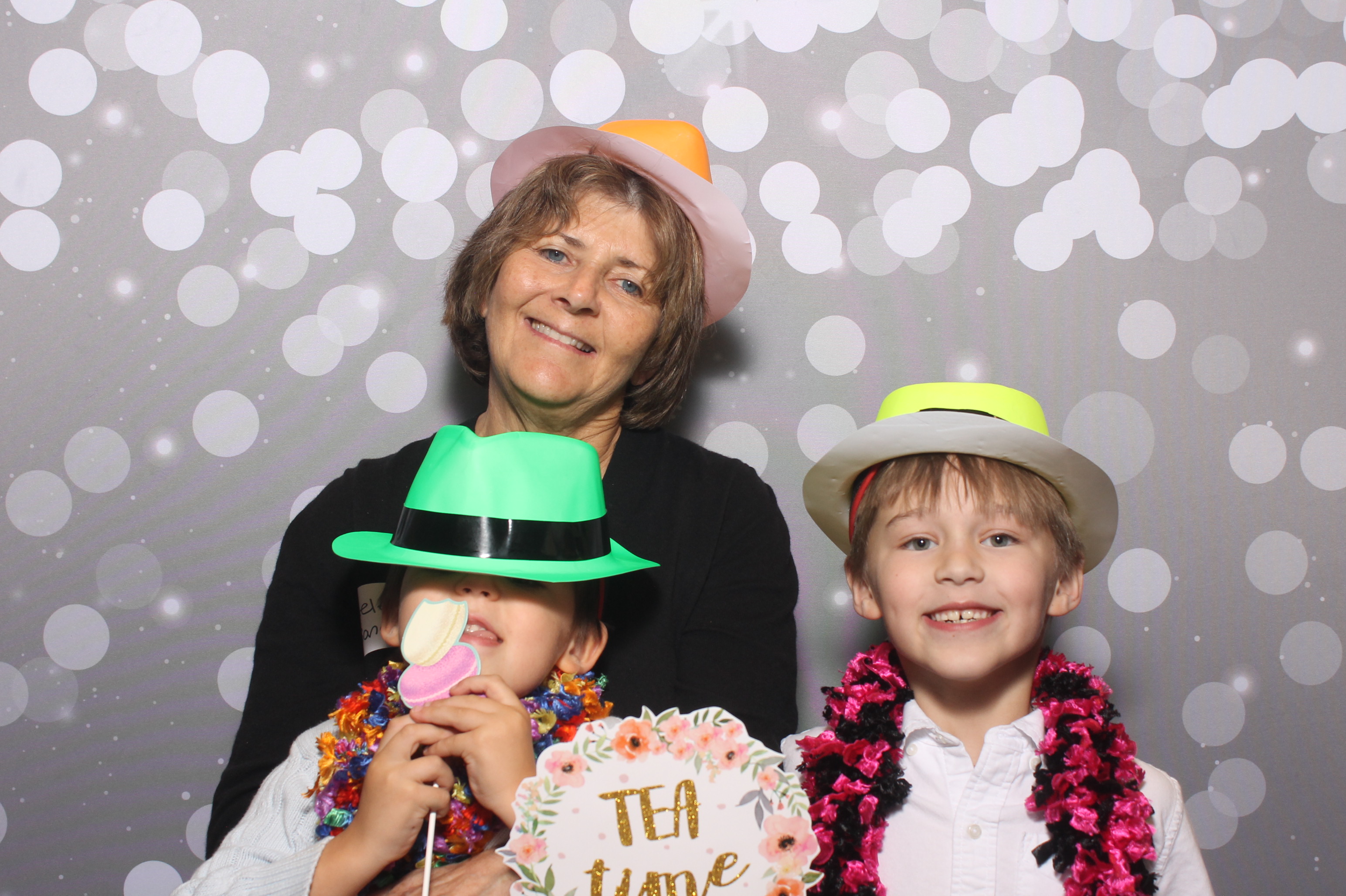 Hillel Grandparents & Special Friends Tea | View more photos from the event at gallery.photoboothcincy.com/u/PhotoBoothCincy/Hillel-Grandparents-Special-Friends-Tea