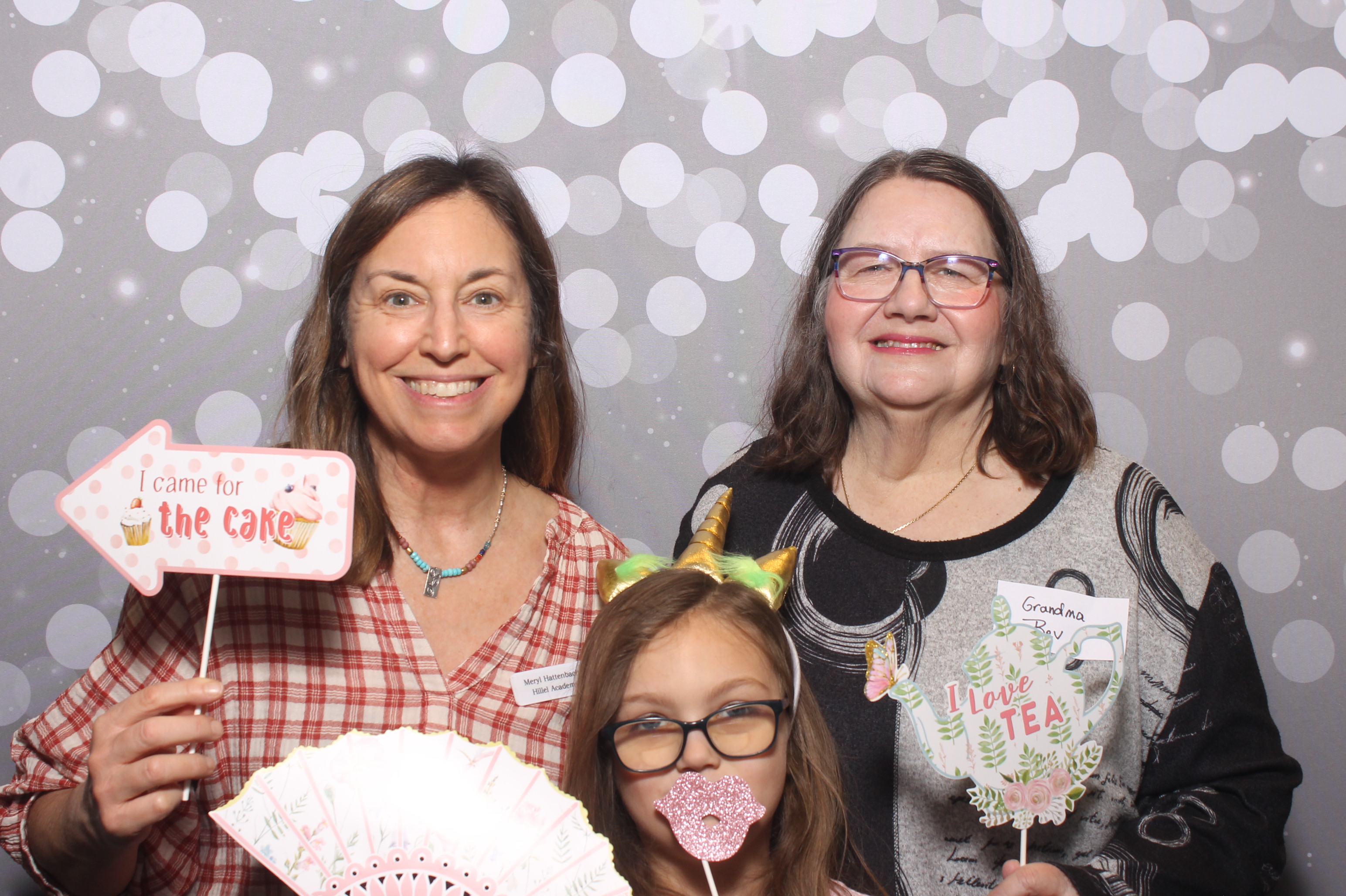 Hillel Grandparents & Special Friends Tea | View more photos from the event at gallery.photoboothcincy.com/u/PhotoBoothCincy/Hillel-Grandparents-Special-Friends-Tea