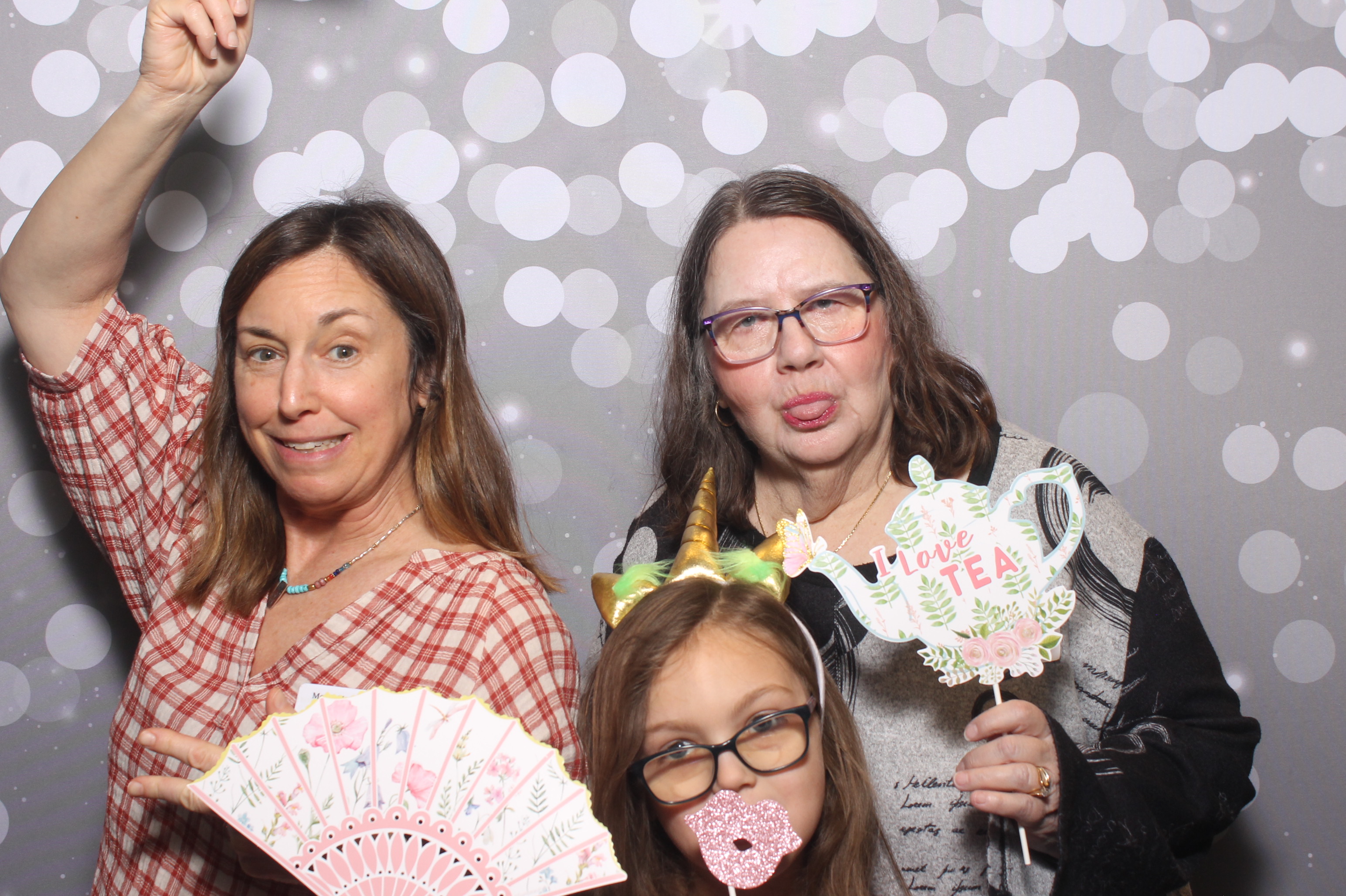 Hillel Grandparents & Special Friends Tea | View more photos from the event at gallery.photoboothcincy.com/u/PhotoBoothCincy/Hillel-Grandparents-Special-Friends-Tea