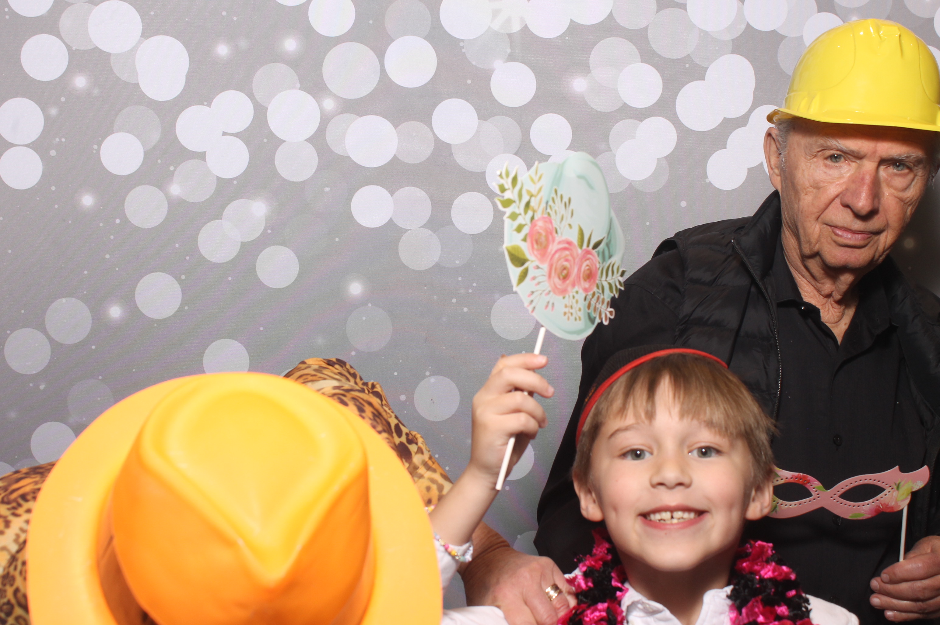Hillel Grandparents & Special Friends Tea | View more photos from the event at gallery.photoboothcincy.com/u/PhotoBoothCincy/Hillel-Grandparents-Special-Friends-Tea