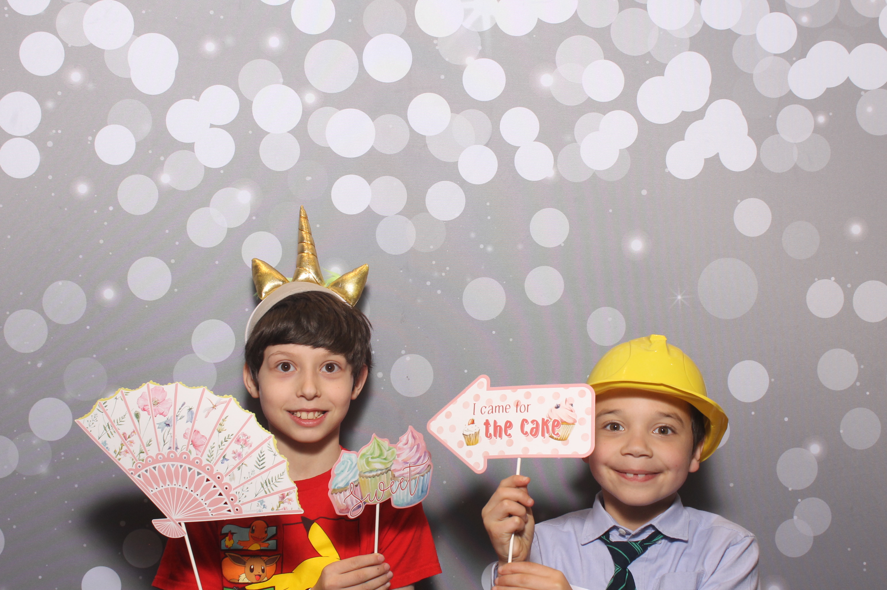 Hillel Grandparents & Special Friends Tea | View more photos from the event at gallery.photoboothcincy.com/u/PhotoBoothCincy/Hillel-Grandparents-Special-Friends-Tea