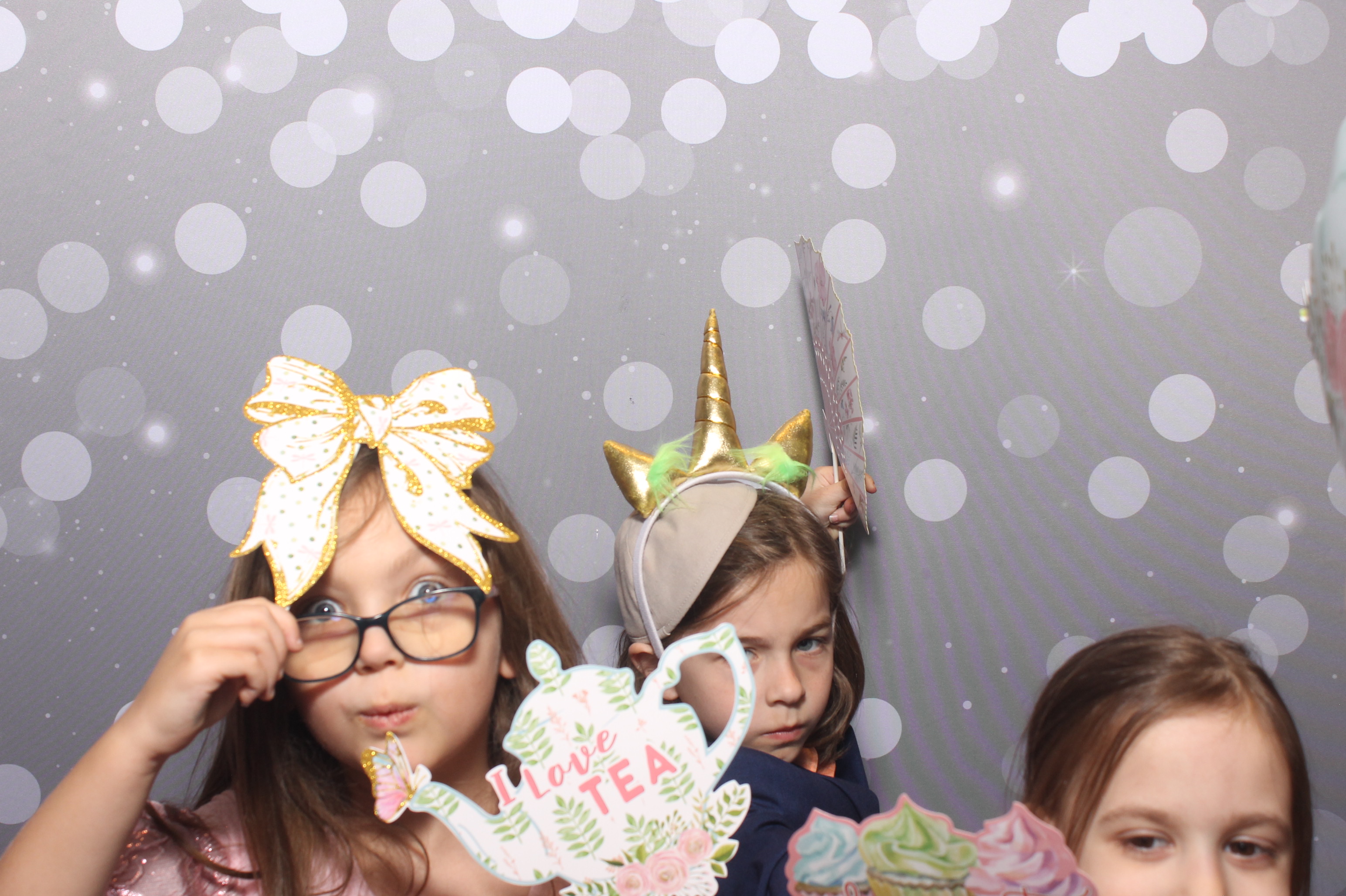 Hillel Grandparents & Special Friends Tea | View more photos from the event at gallery.photoboothcincy.com/u/PhotoBoothCincy/Hillel-Grandparents-Special-Friends-Tea