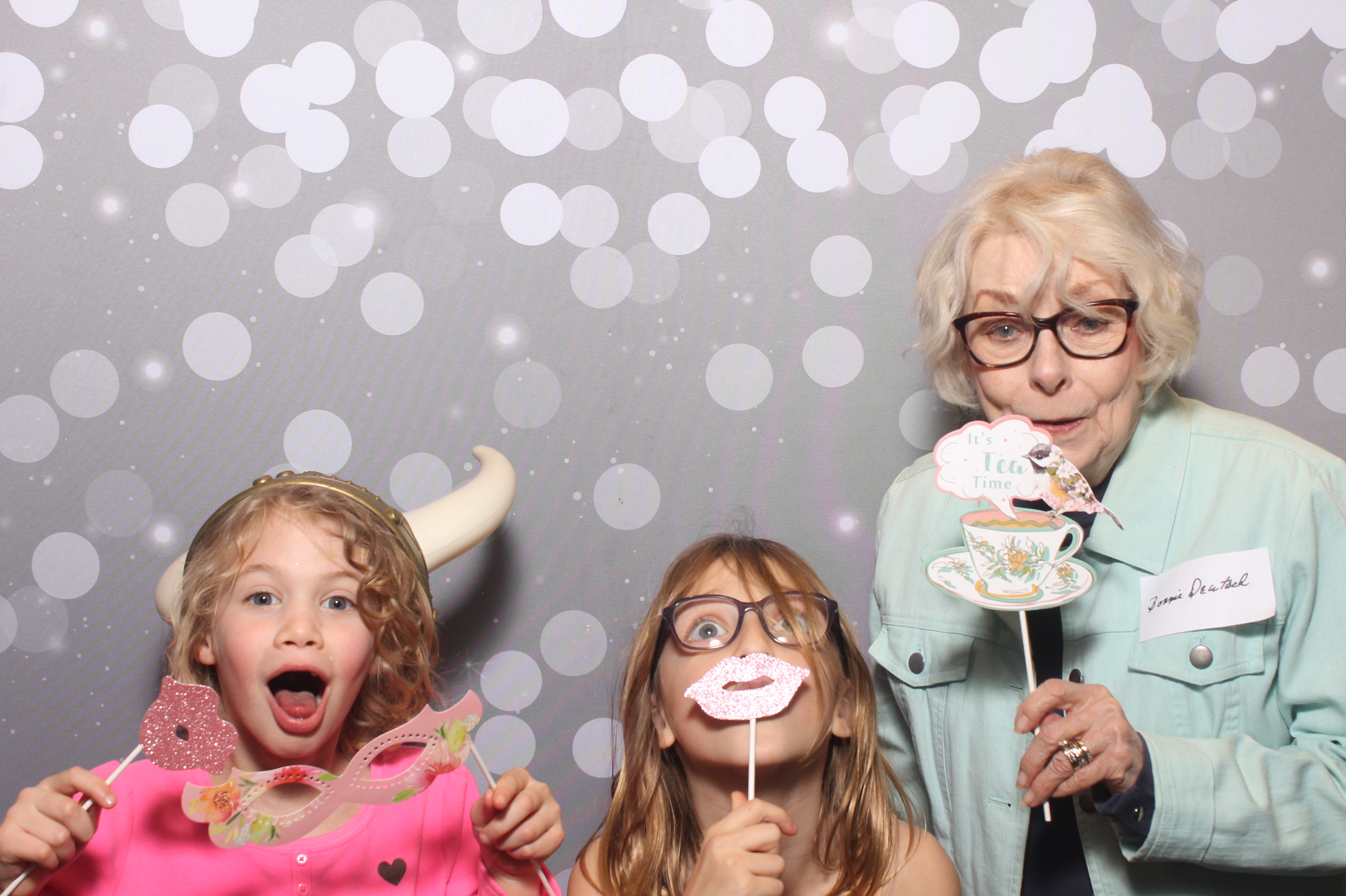 Hillel Grandparents & Special Friends Tea | View more photos from the event at gallery.photoboothcincy.com/u/PhotoBoothCincy/Hillel-Grandparents-Special-Friends-Tea