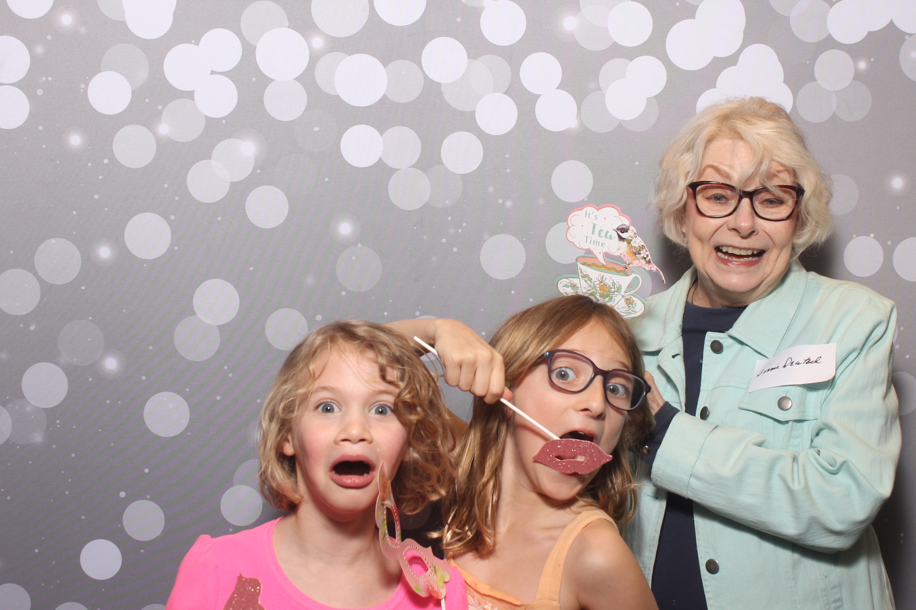 Hillel Grandparents & Special Friends Tea | View more photos from the event at gallery.photoboothcincy.com/u/PhotoBoothCincy/Hillel-Grandparents-Special-Friends-Tea