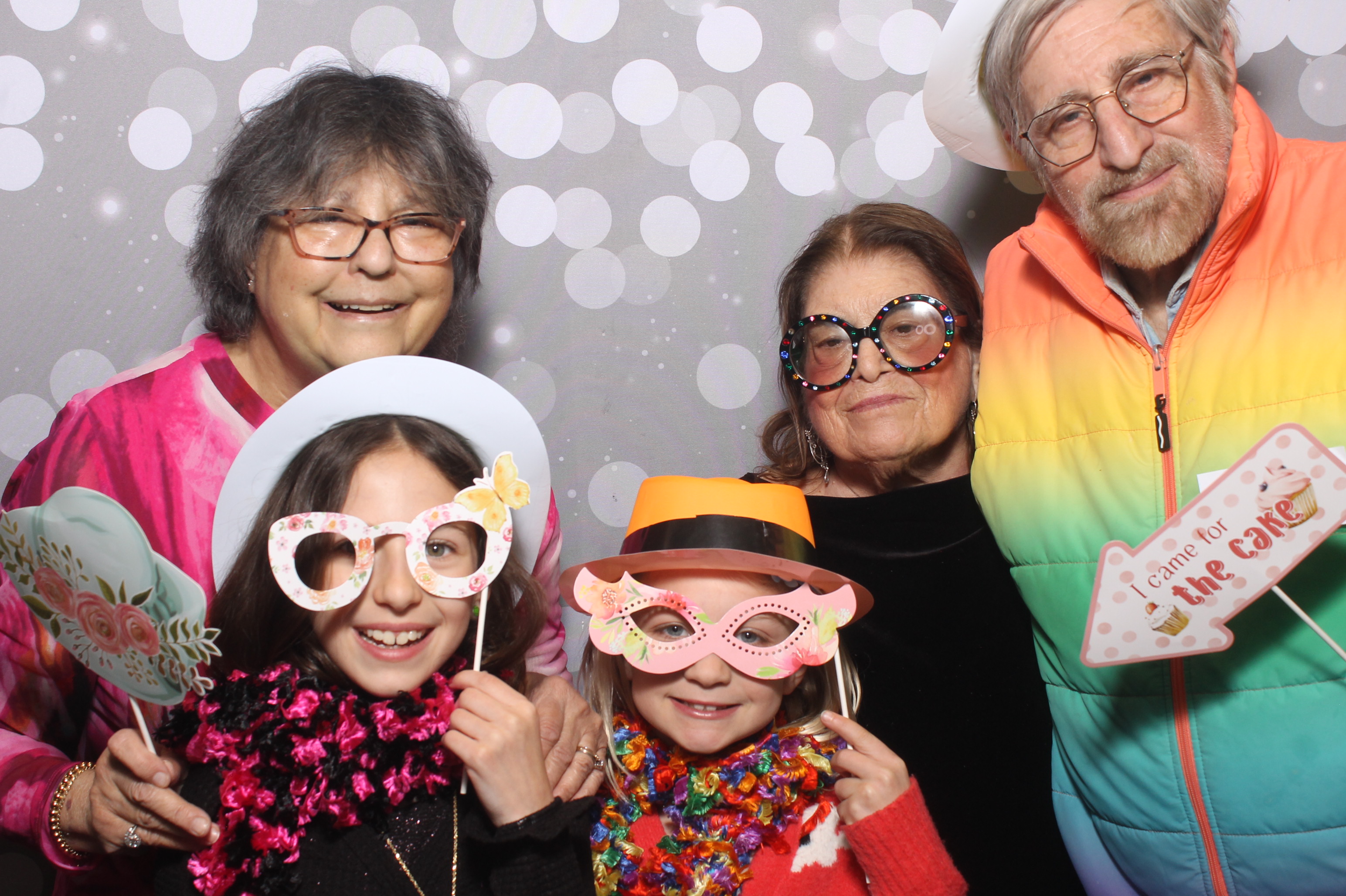 Hillel Grandparents & Special Friends Tea | View more photos from the event at gallery.photoboothcincy.com/u/PhotoBoothCincy/Hillel-Grandparents-Special-Friends-Tea