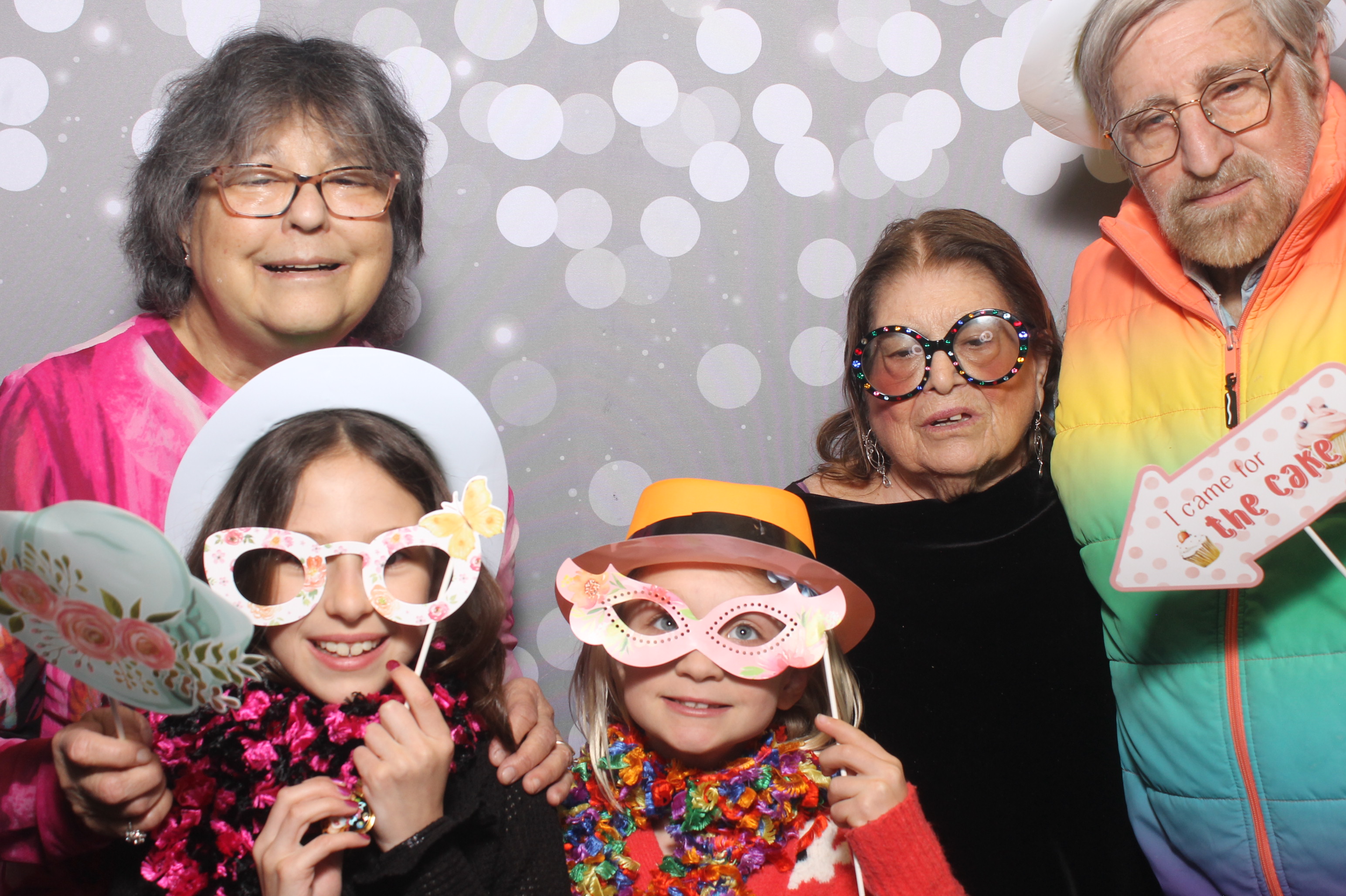 Hillel Grandparents & Special Friends Tea | View more photos from the event at gallery.photoboothcincy.com/u/PhotoBoothCincy/Hillel-Grandparents-Special-Friends-Tea
