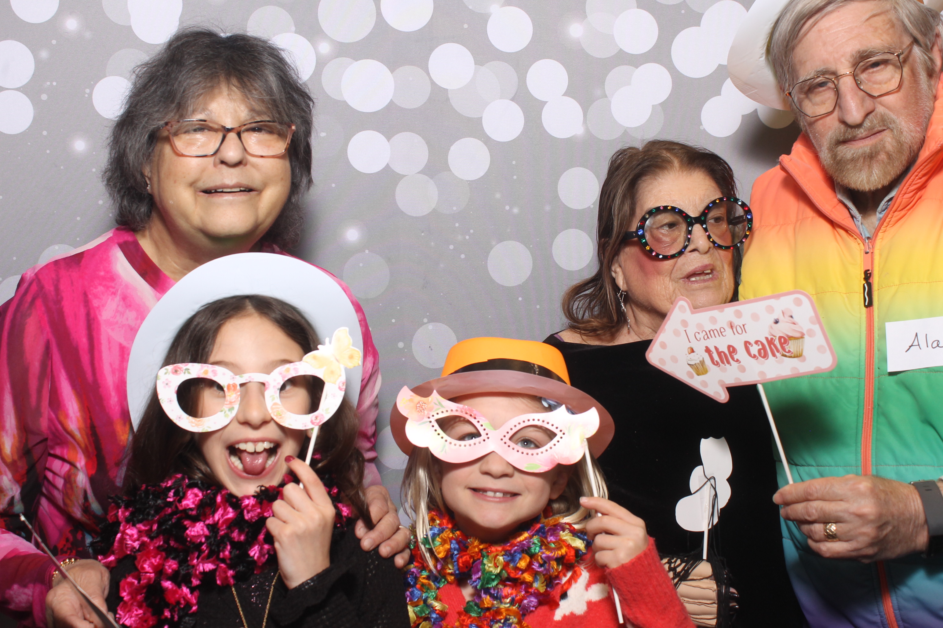 Hillel Grandparents & Special Friends Tea | View more photos from the event at gallery.photoboothcincy.com/u/PhotoBoothCincy/Hillel-Grandparents-Special-Friends-Tea