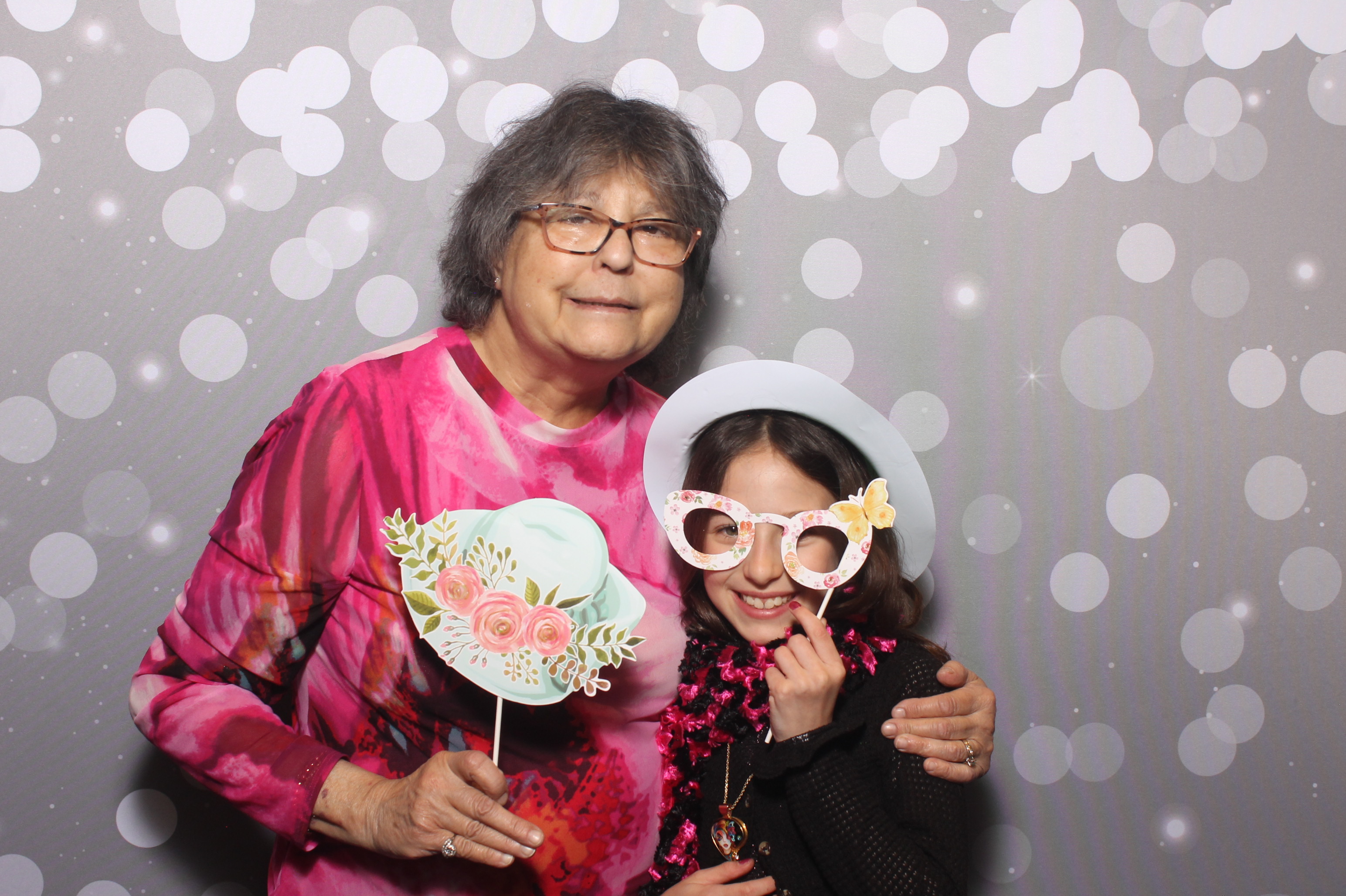 Hillel Grandparents & Special Friends Tea | View more photos from the event at gallery.photoboothcincy.com/u/PhotoBoothCincy/Hillel-Grandparents-Special-Friends-Tea