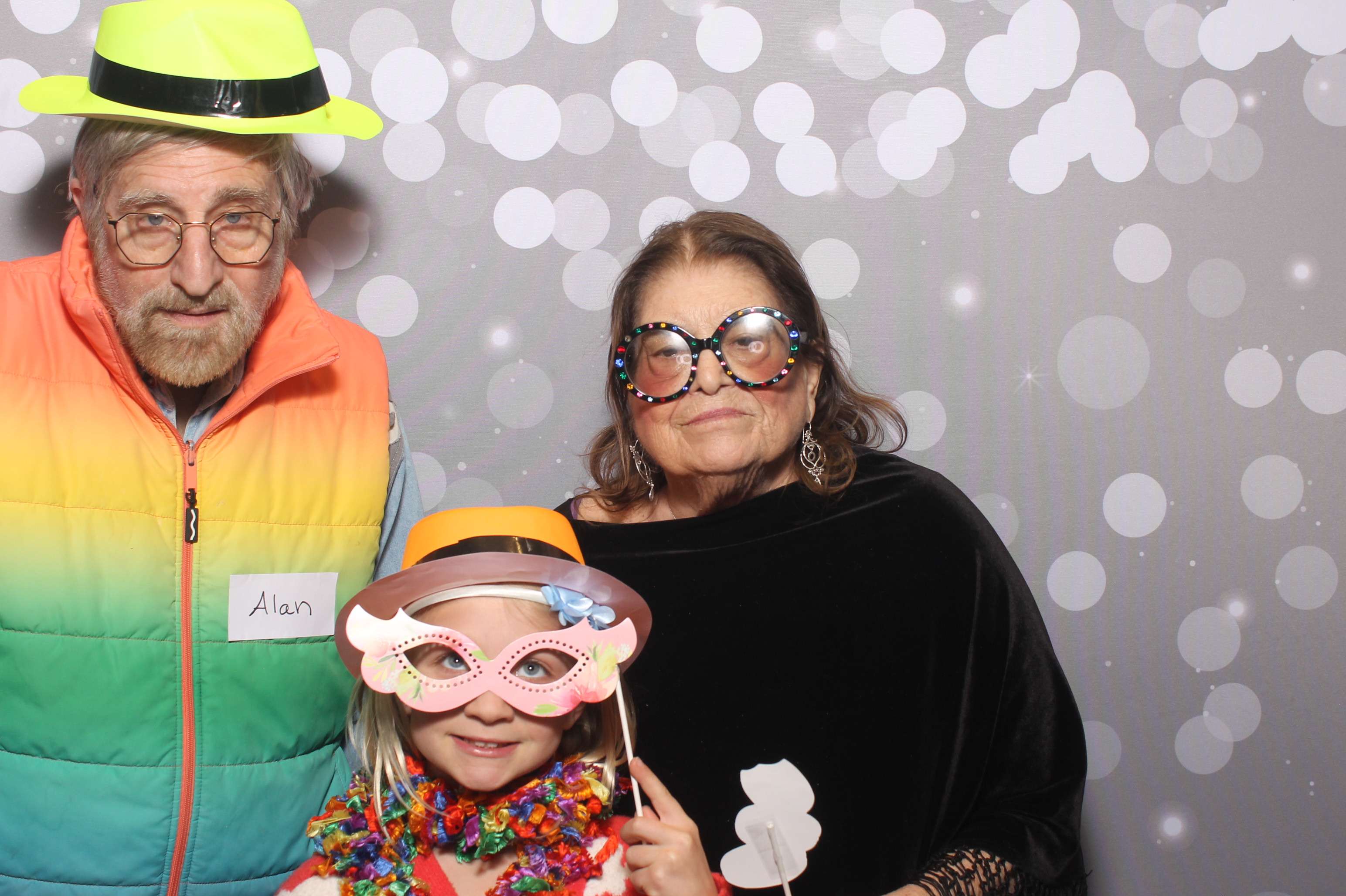 Hillel Grandparents & Special Friends Tea | View more photos from the event at gallery.photoboothcincy.com/u/PhotoBoothCincy/Hillel-Grandparents-Special-Friends-Tea