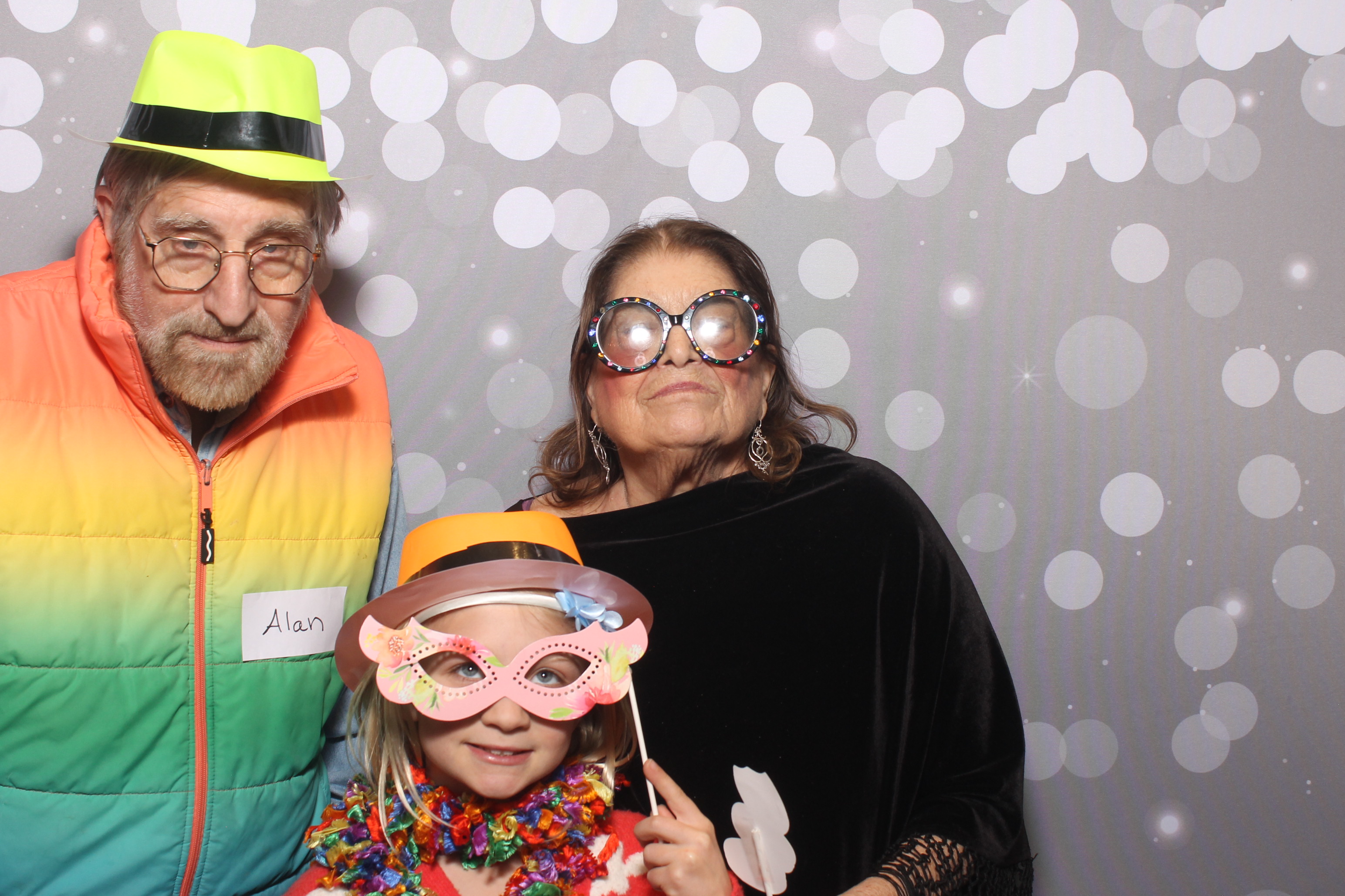 Hillel Grandparents & Special Friends Tea | View more photos from the event at gallery.photoboothcincy.com/u/PhotoBoothCincy/Hillel-Grandparents-Special-Friends-Tea