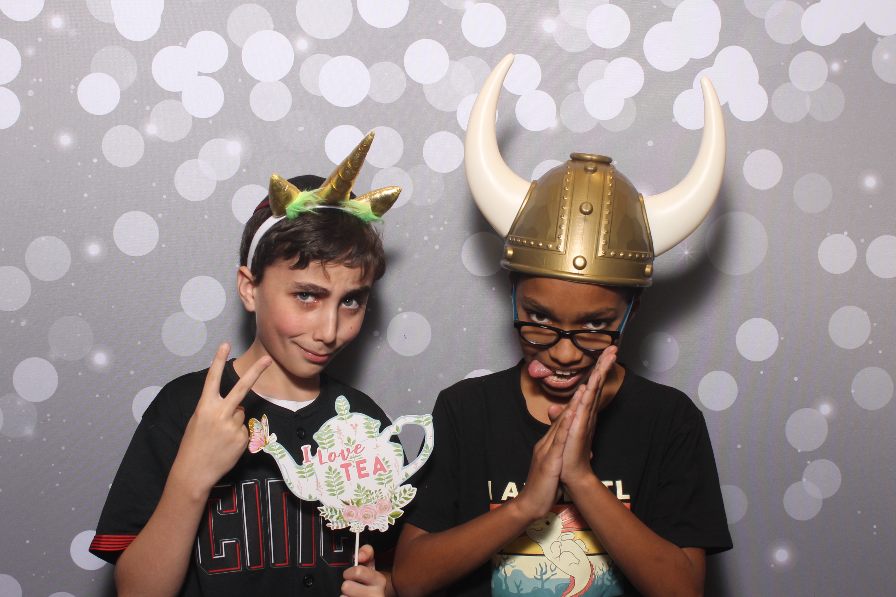 Hillel Grandparents & Special Friends Tea | View more photos from the event at gallery.photoboothcincy.com/u/PhotoBoothCincy/Hillel-Grandparents-Special-Friends-Tea