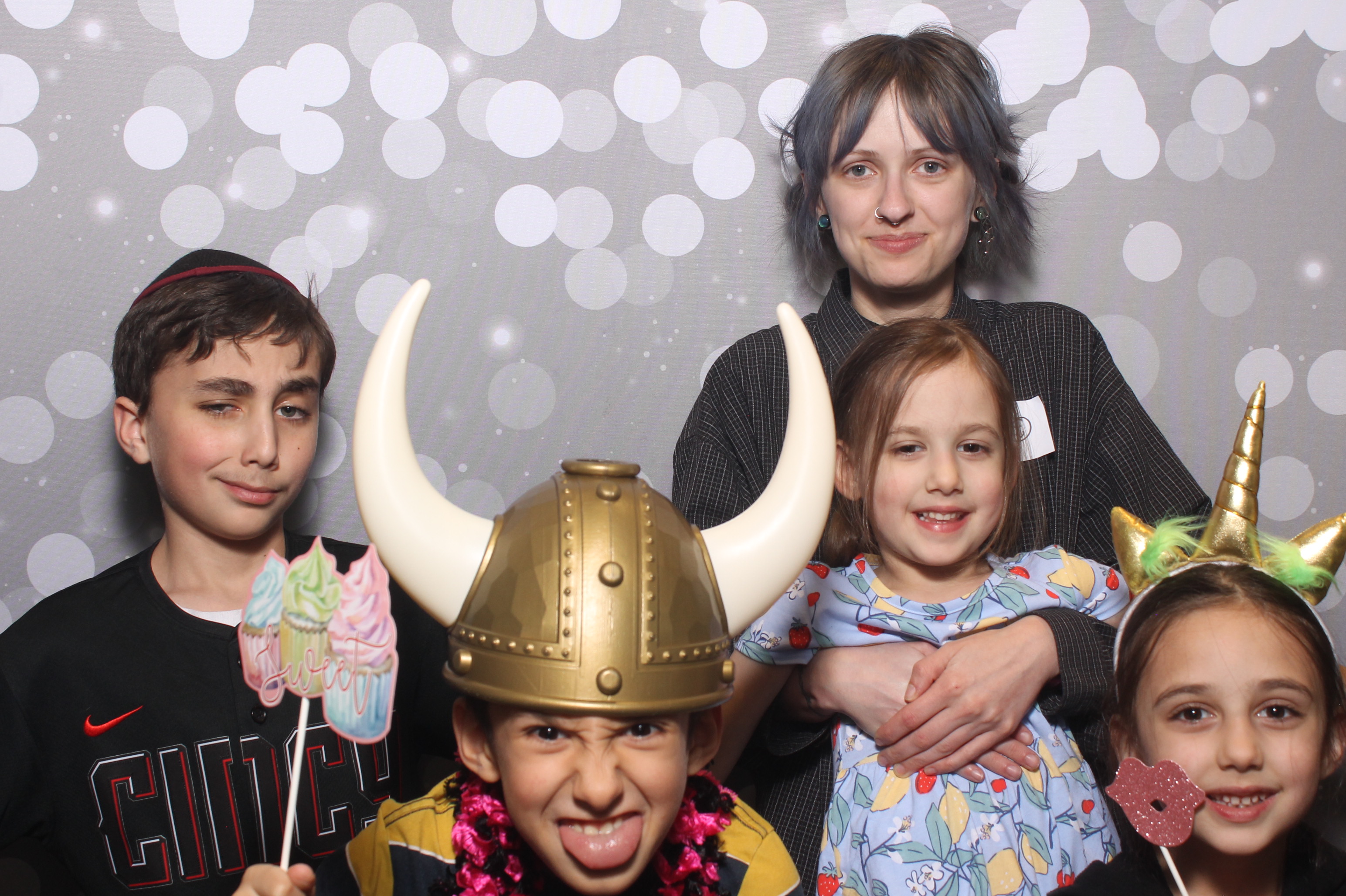 Hillel Grandparents & Special Friends Tea | View more photos from the event at gallery.photoboothcincy.com/u/PhotoBoothCincy/Hillel-Grandparents-Special-Friends-Tea