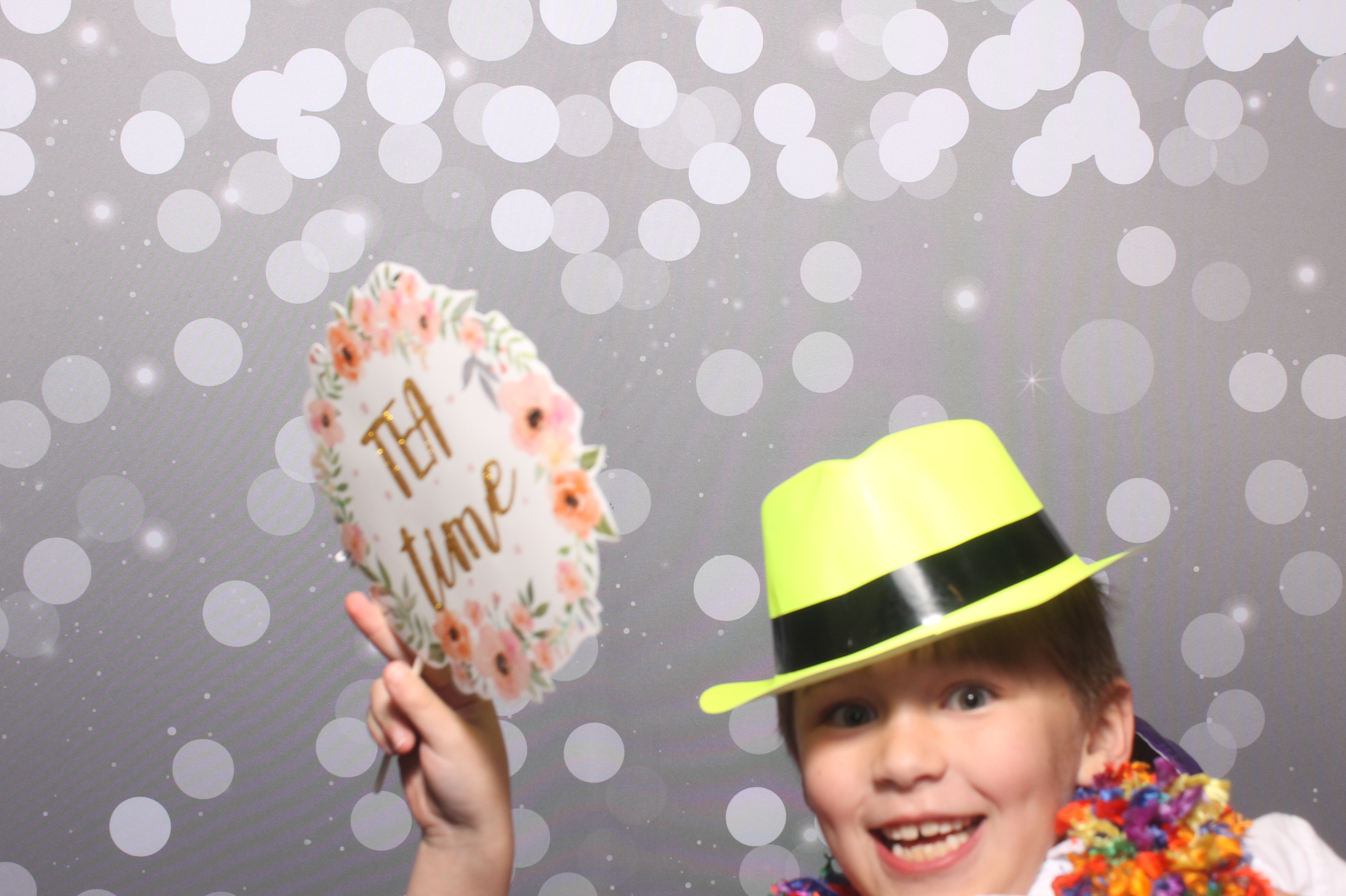 Hillel Grandparents & Special Friends Tea | View more photos from the event at gallery.photoboothcincy.com/u/PhotoBoothCincy/Hillel-Grandparents-Special-Friends-Tea