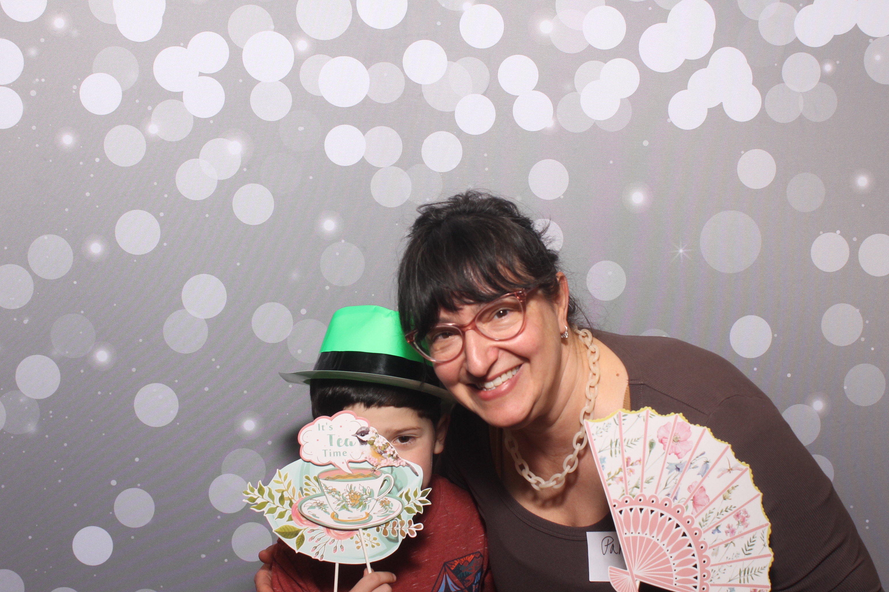 Hillel Grandparents & Special Friends Tea | View more photos from the event at gallery.photoboothcincy.com/u/PhotoBoothCincy/Hillel-Grandparents-Special-Friends-Tea