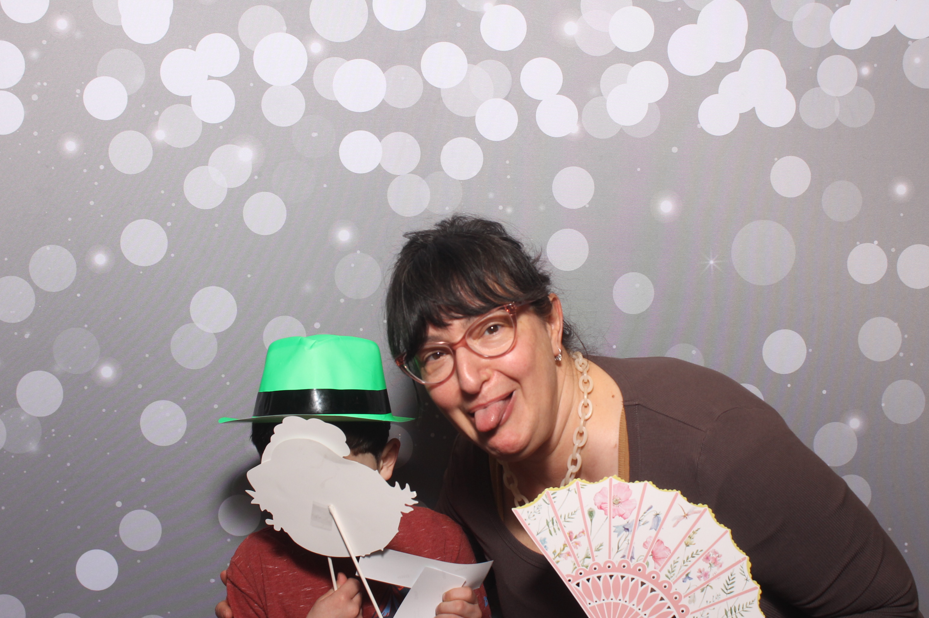 Hillel Grandparents & Special Friends Tea | View more photos from the event at gallery.photoboothcincy.com/u/PhotoBoothCincy/Hillel-Grandparents-Special-Friends-Tea