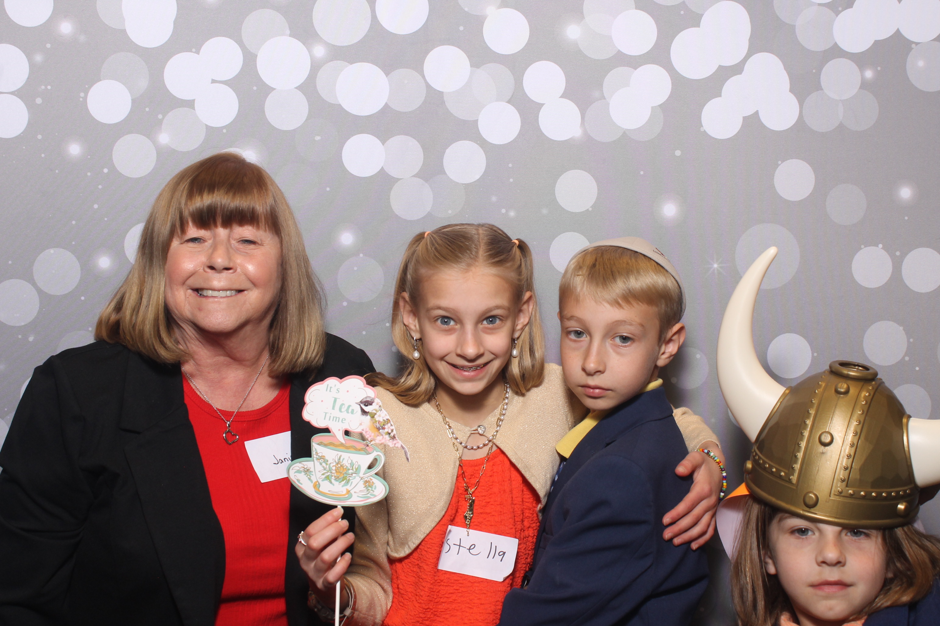 Hillel Grandparents & Special Friends Tea | View more photos from the event at gallery.photoboothcincy.com/u/PhotoBoothCincy/Hillel-Grandparents-Special-Friends-Tea