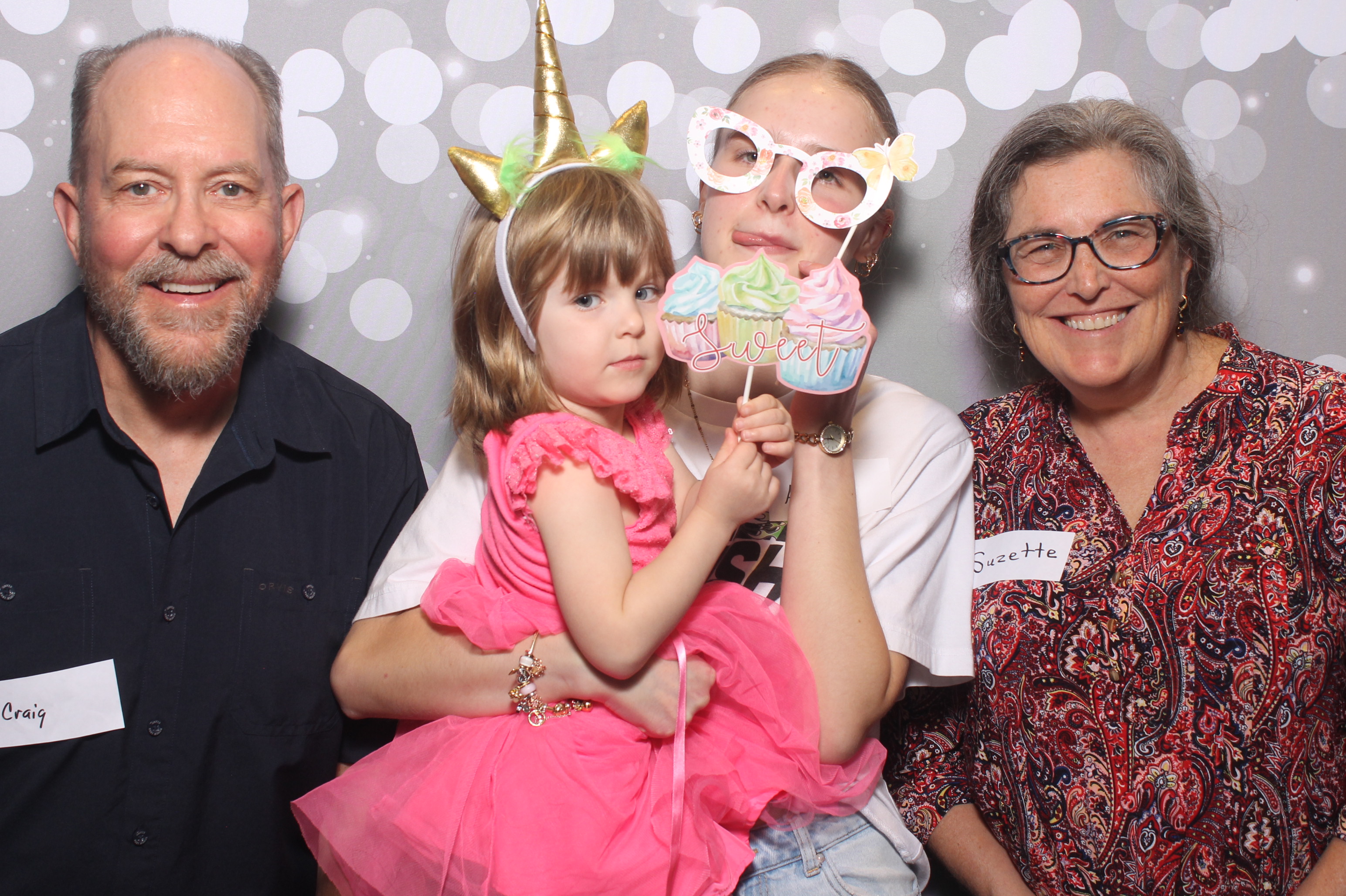 Hillel Grandparents & Special Friends Tea | View more photos from the event at gallery.photoboothcincy.com/u/PhotoBoothCincy/Hillel-Grandparents-Special-Friends-Tea