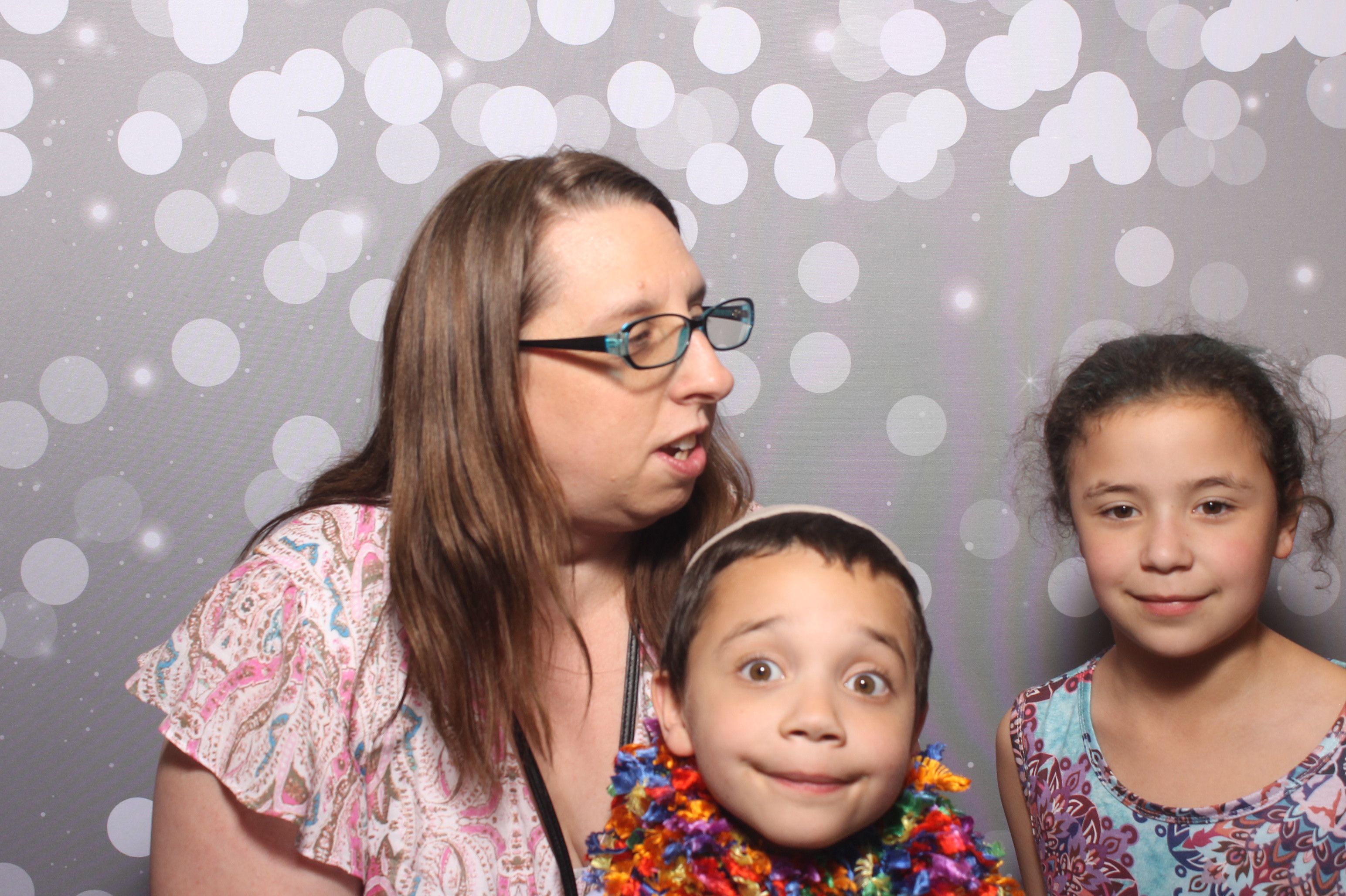 Hillel Grandparents & Special Friends Tea | View more photos from the event at gallery.photoboothcincy.com/u/PhotoBoothCincy/Hillel-Grandparents-Special-Friends-Tea