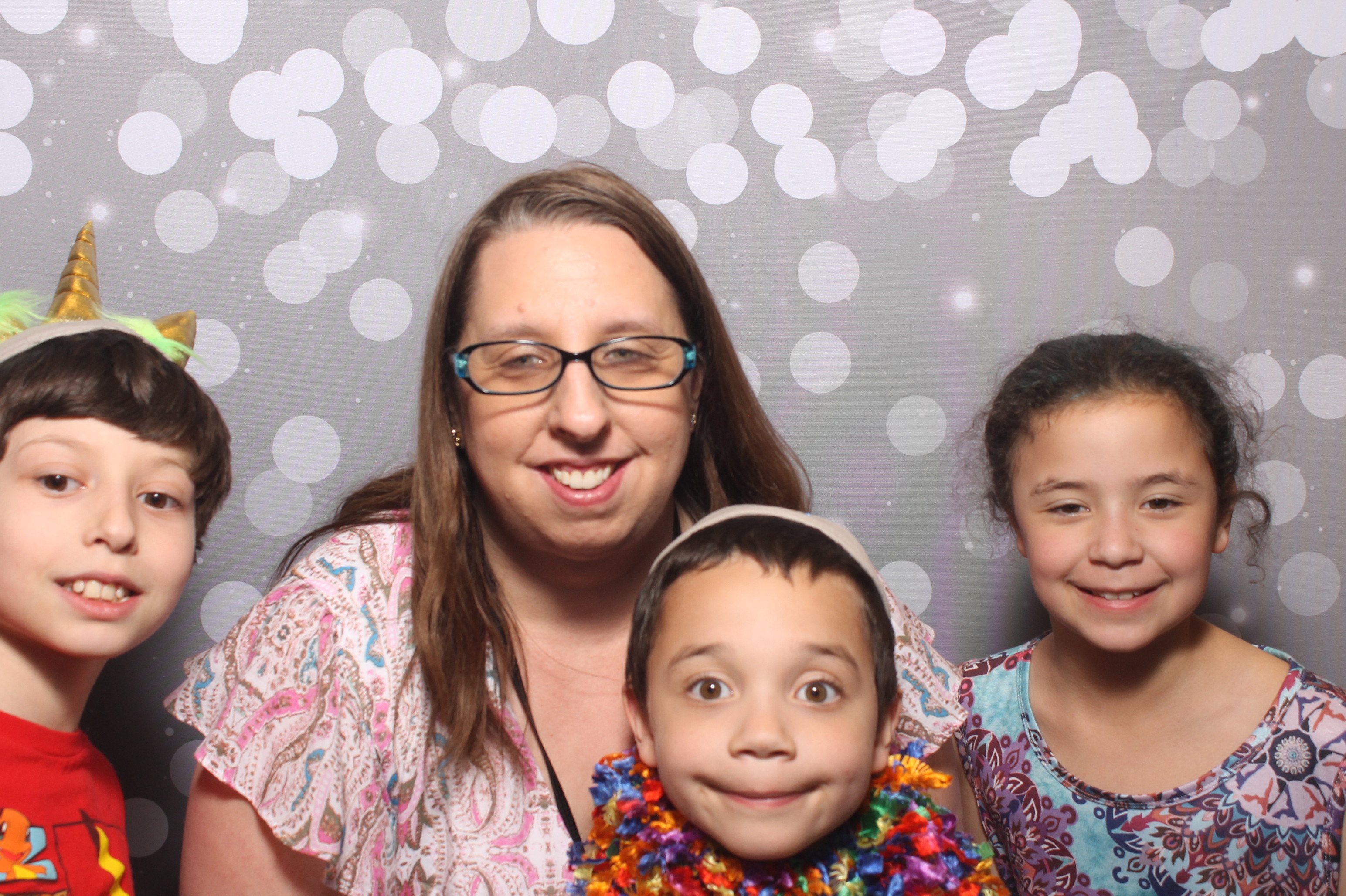 Hillel Grandparents & Special Friends Tea | View more photos from the event at gallery.photoboothcincy.com/u/PhotoBoothCincy/Hillel-Grandparents-Special-Friends-Tea