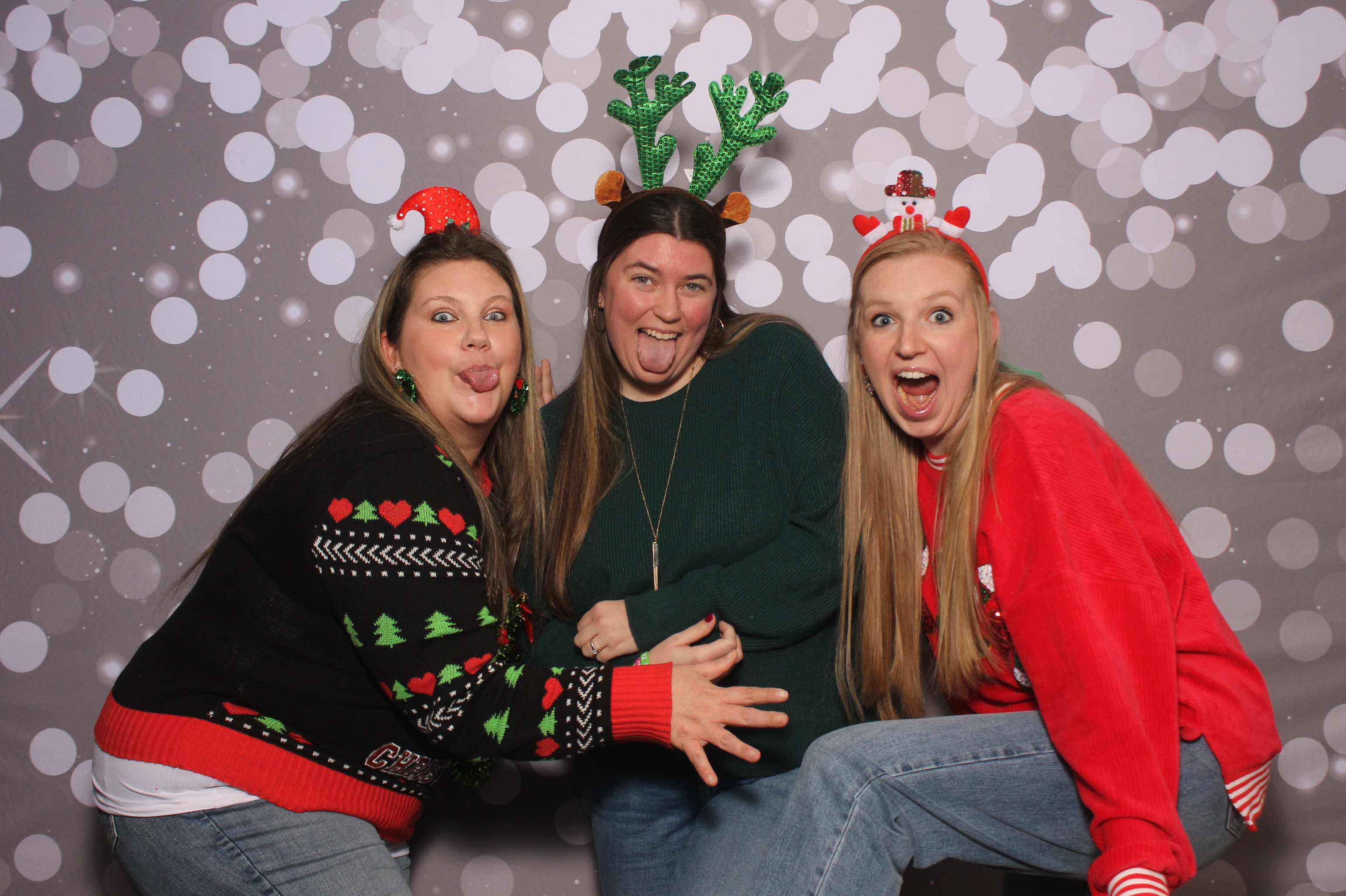 IGS Christmas Party | View more photos from the event at gallery.photoboothcincy.com/u/PhotoBoothCincy/IGS-Christmas-Party