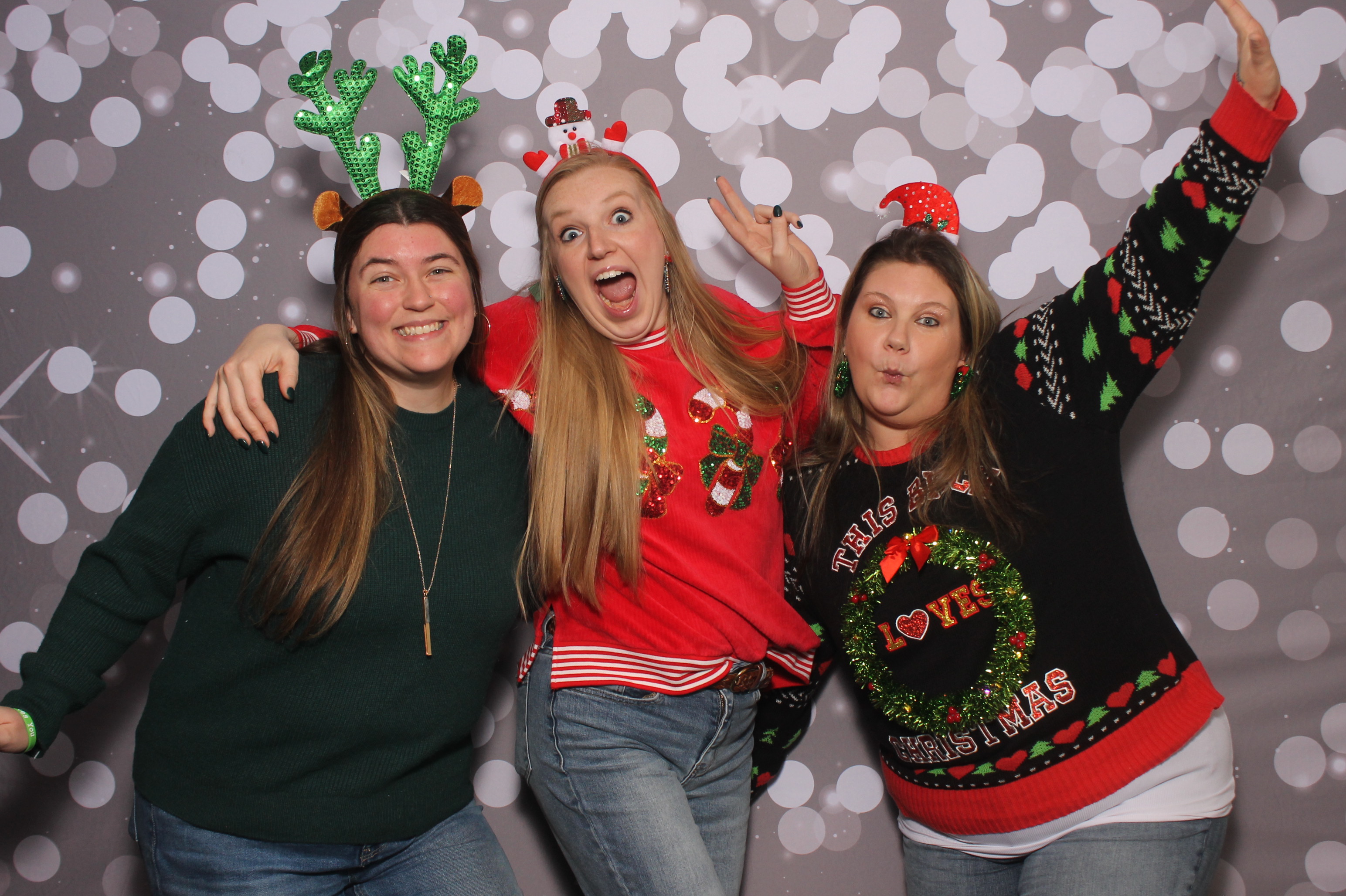 IGS Christmas Party | View more photos from the event at gallery.photoboothcincy.com/u/PhotoBoothCincy/IGS-Christmas-Party