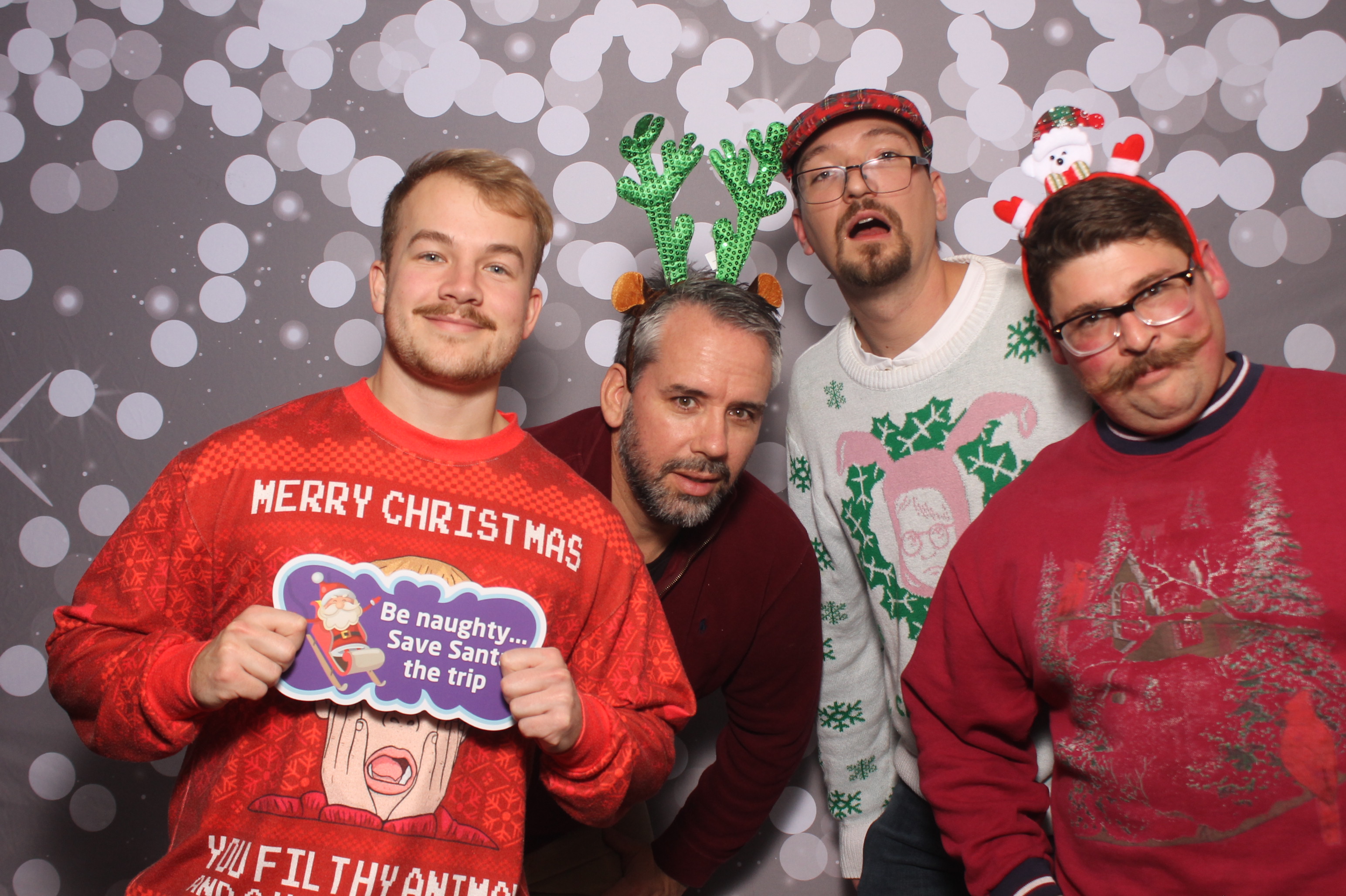 IGS Christmas Party | View more photos from the event at gallery.photoboothcincy.com/u/PhotoBoothCincy/IGS-Christmas-Party