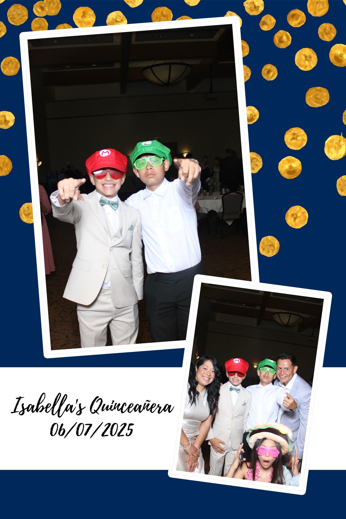 Isabella Castro Quinceanera | View more photos from the event at gallery.photoboothcincy.com/u/PhotoBoothCincy/Isabella-Castro-Quinceanera