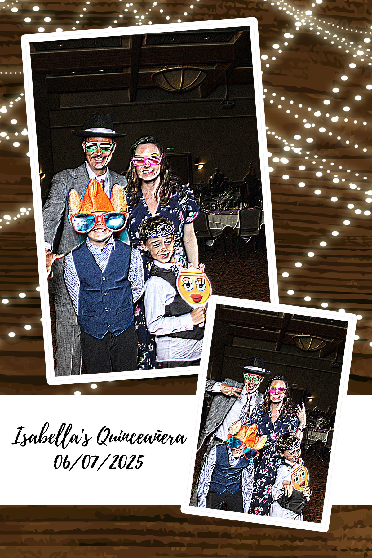Isabella Castro Quinceanera | View more photos from the event at gallery.photoboothcincy.com/u/PhotoBoothCincy/Isabella-Castro-Quinceanera