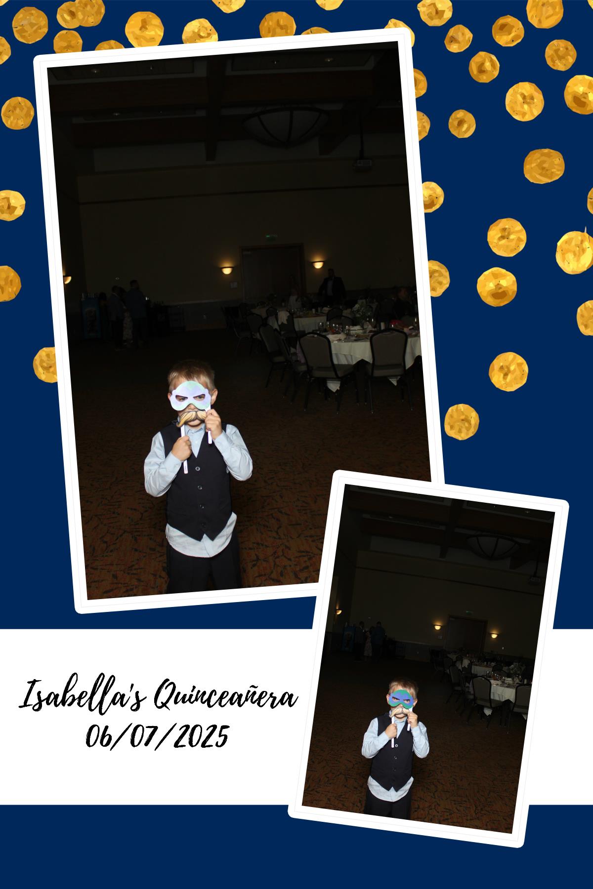 Isabella Castro Quinceanera | View more photos from the event at gallery.photoboothcincy.com/u/PhotoBoothCincy/Isabella-Castro-Quinceanera