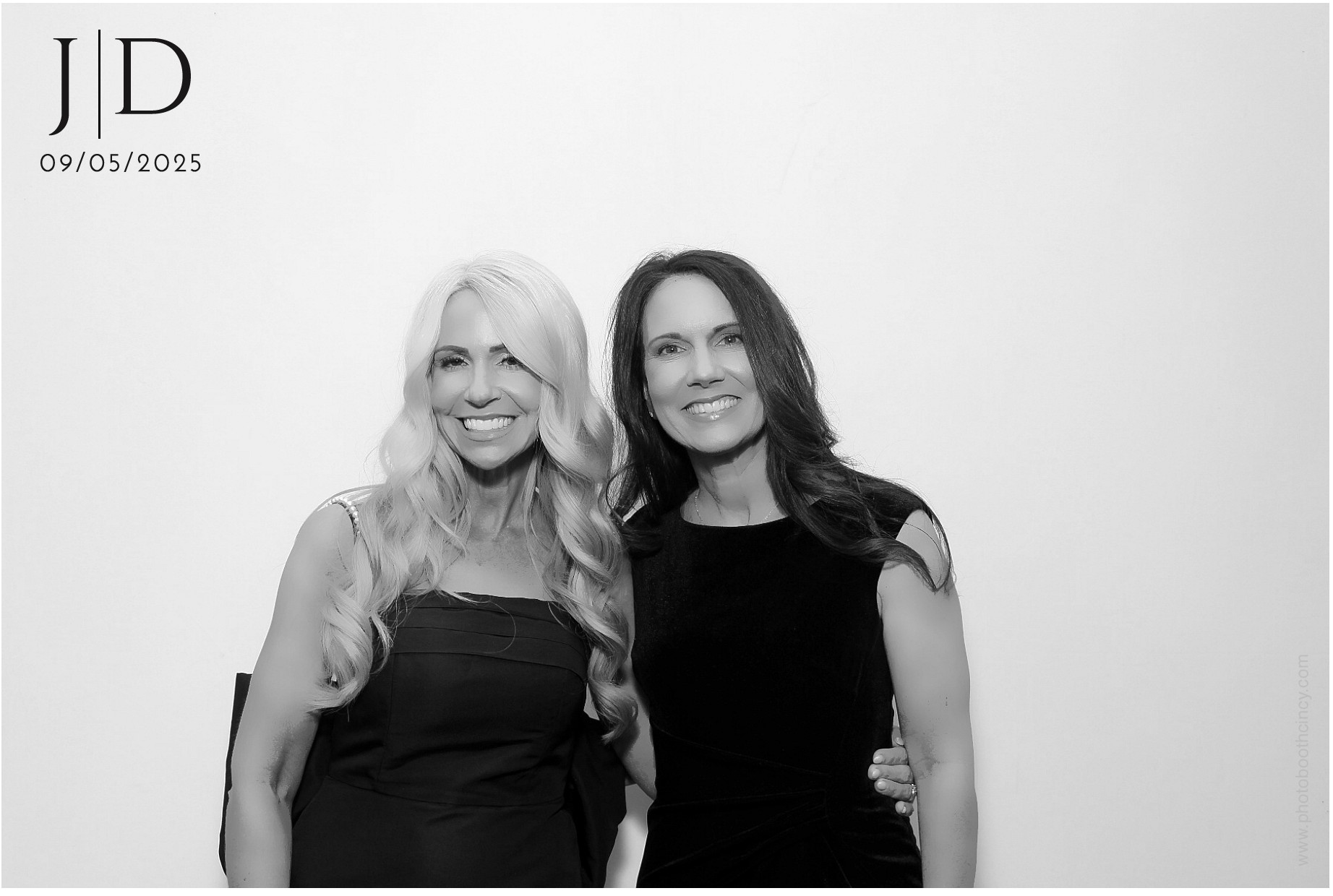 J&D | View more photos from the event at gallery.photoboothcincy.com/u/PhotoBoothCincy/JD