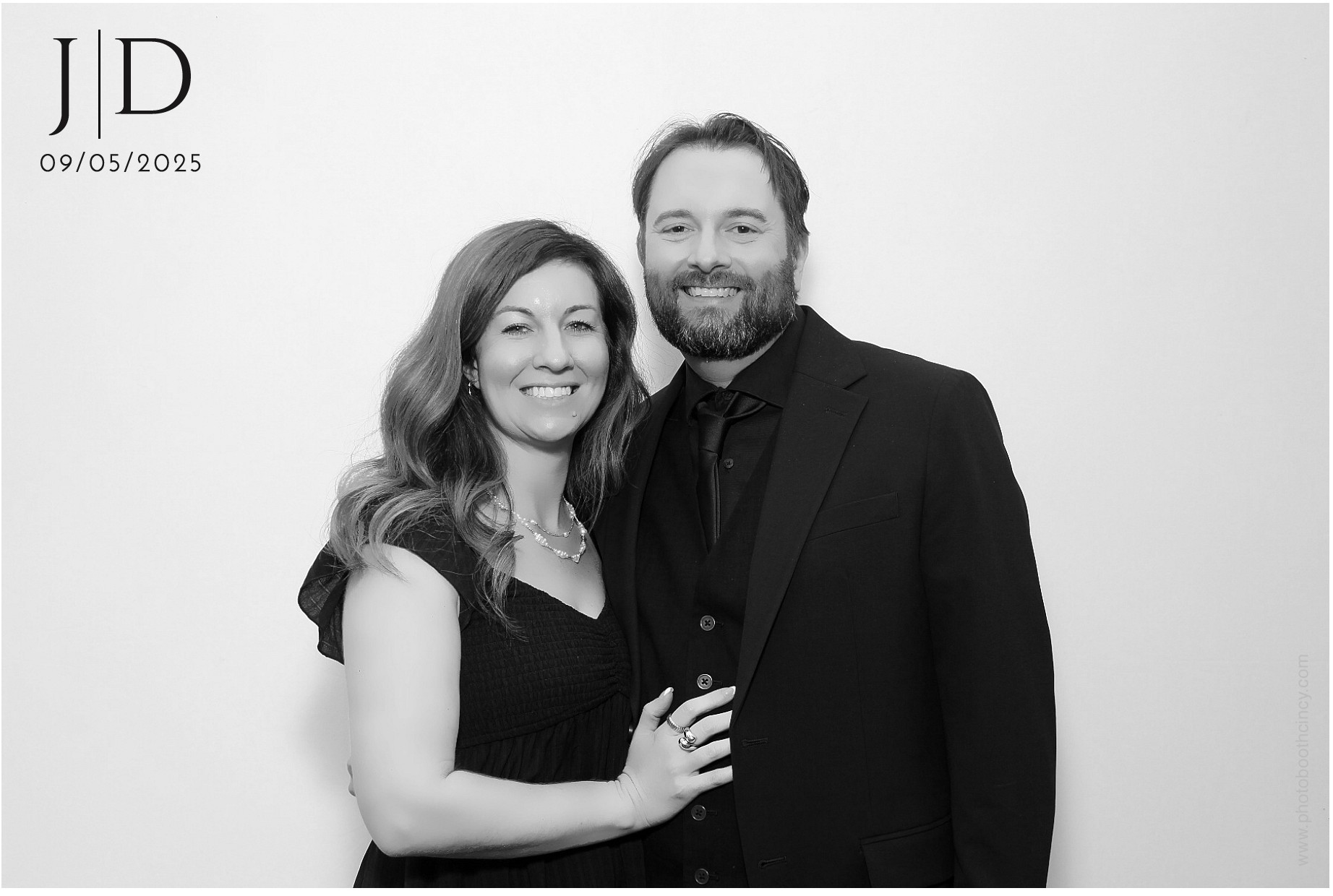 J&D | View more photos from the event at gallery.photoboothcincy.com/u/PhotoBoothCincy/JD
