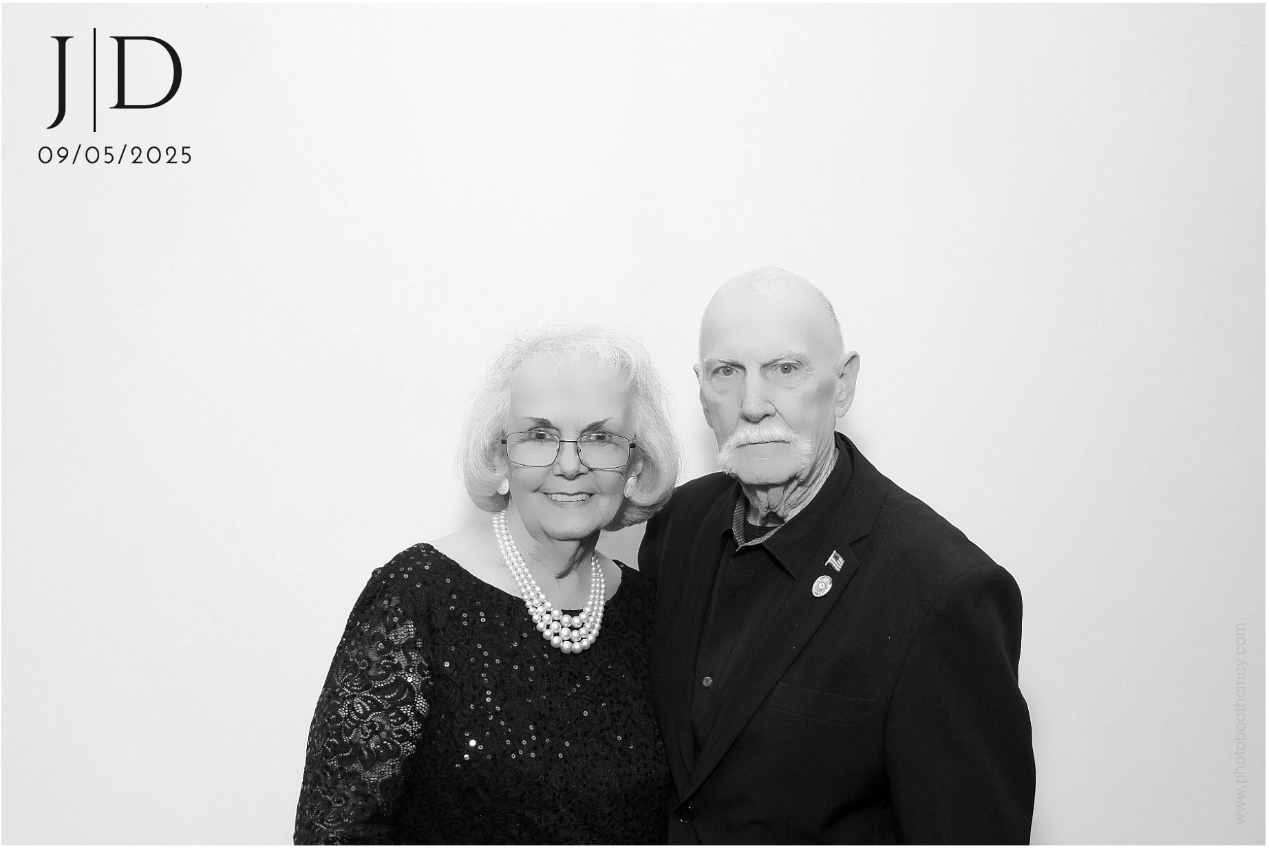J&D | View more photos from the event at gallery.photoboothcincy.com/u/PhotoBoothCincy/JD