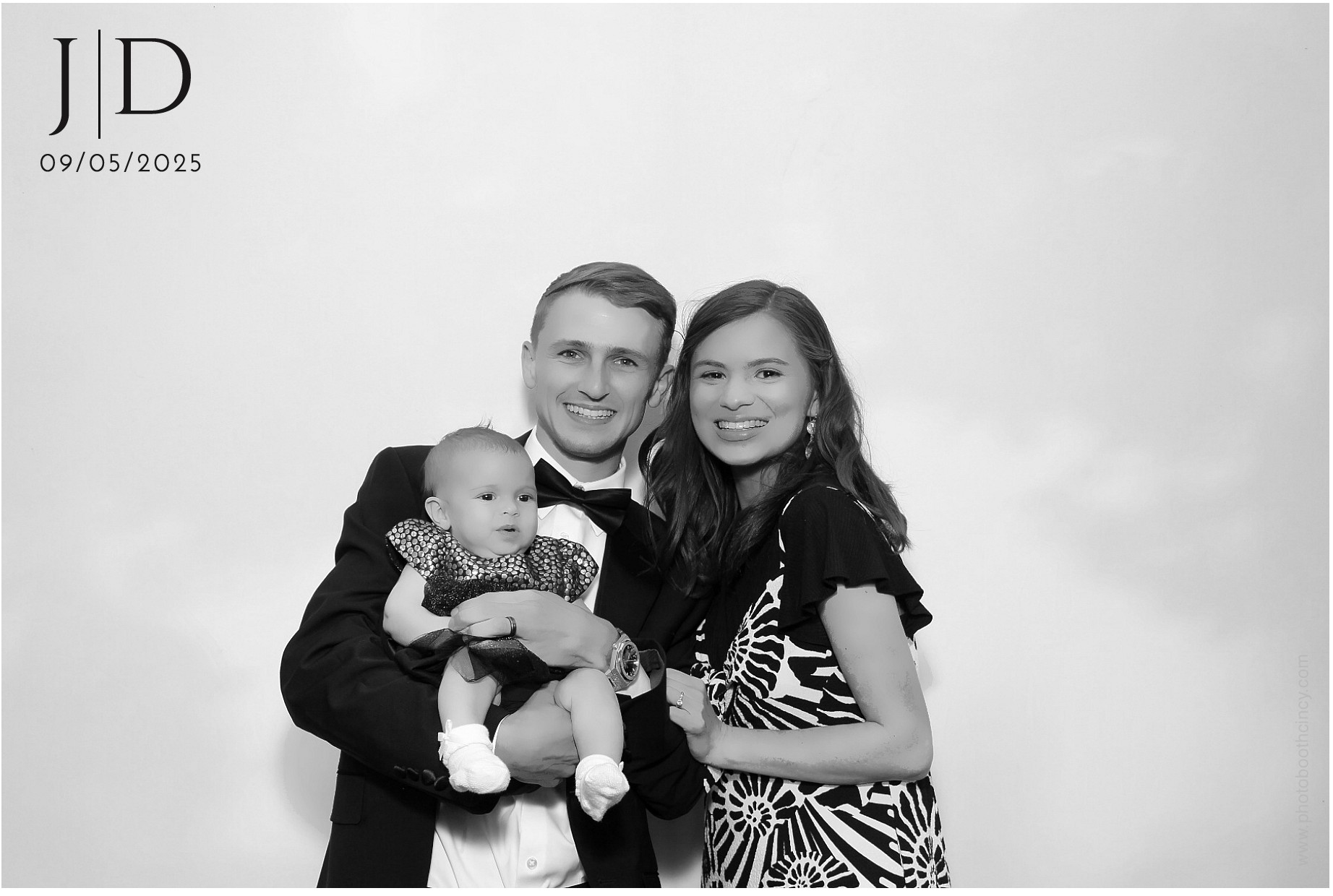 J&D | View more photos from the event at gallery.photoboothcincy.com/u/PhotoBoothCincy/JD