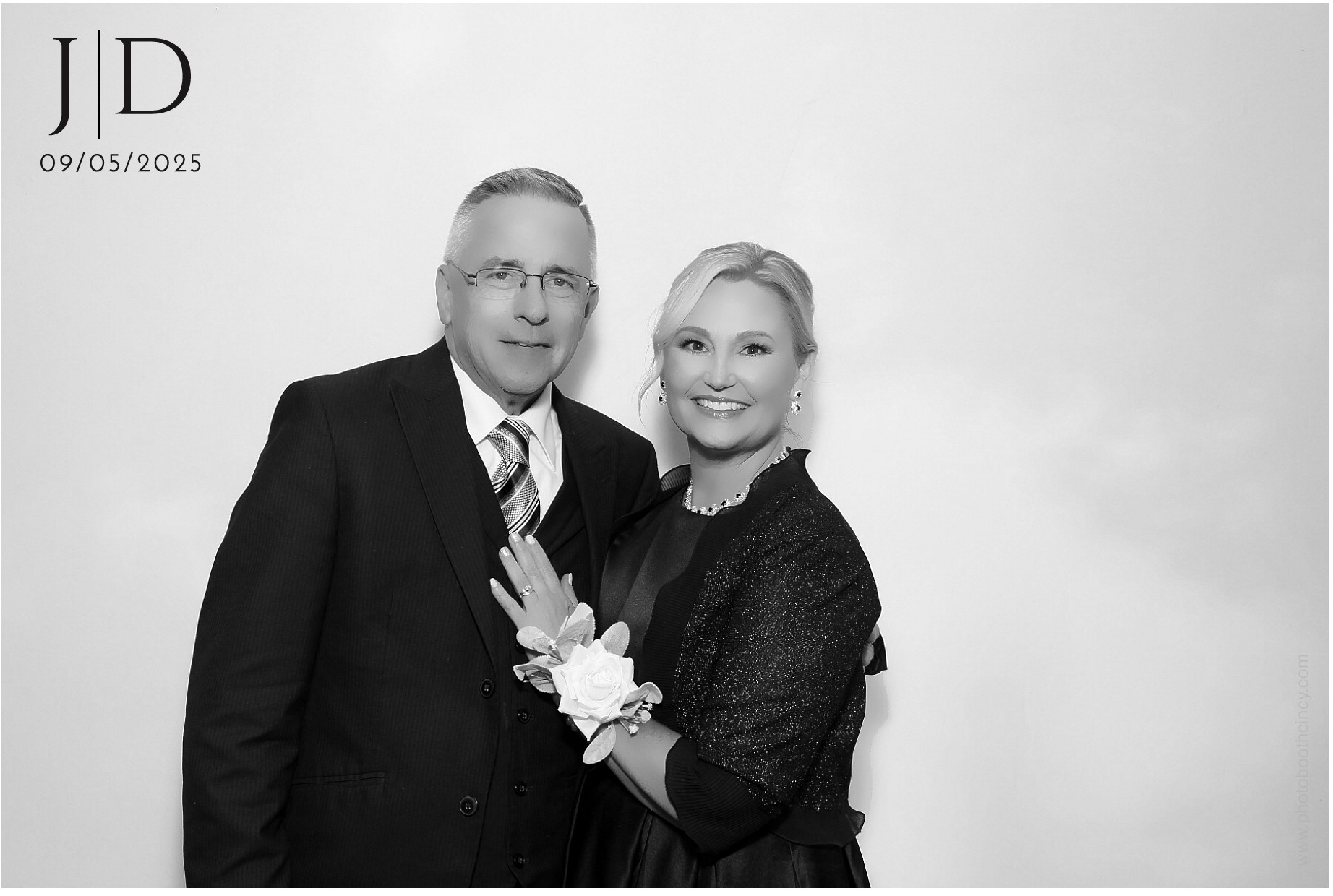 J&D | View more photos from the event at gallery.photoboothcincy.com/u/PhotoBoothCincy/JD