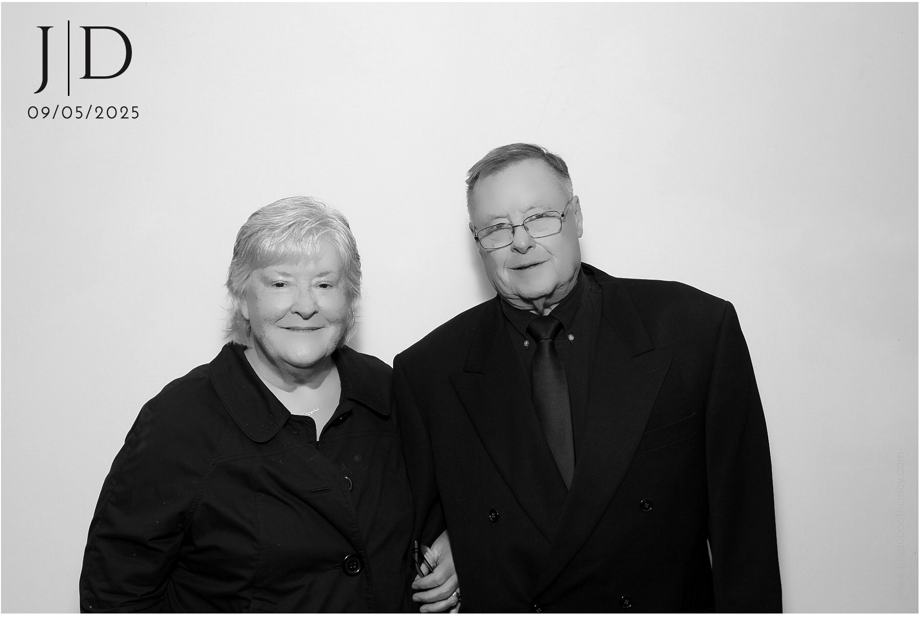 J&D | View more photos from the event at gallery.photoboothcincy.com/u/PhotoBoothCincy/JD