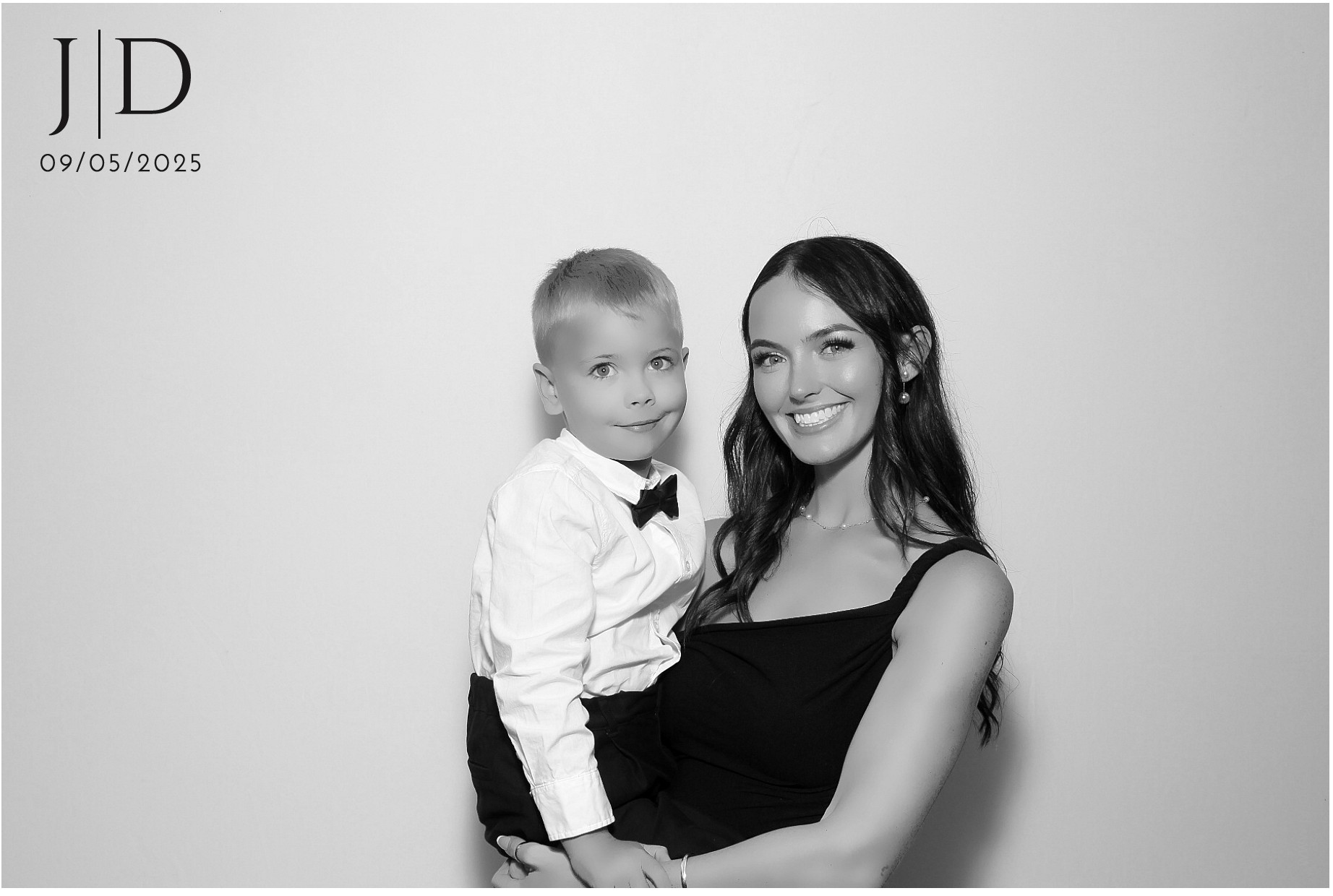 J&D | View more photos from the event at gallery.photoboothcincy.com/u/PhotoBoothCincy/JD