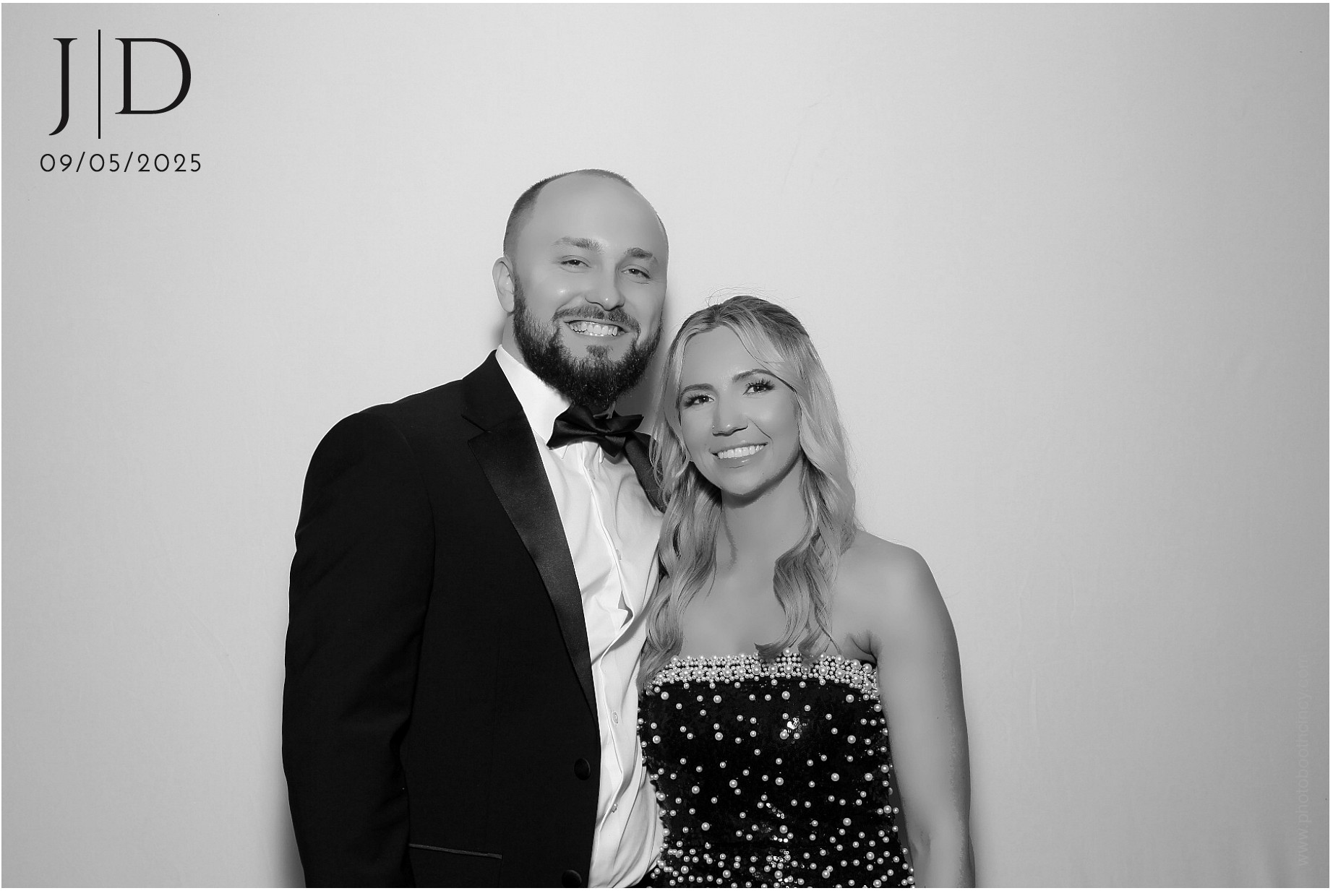 J&D | View more photos from the event at gallery.photoboothcincy.com/u/PhotoBoothCincy/JD