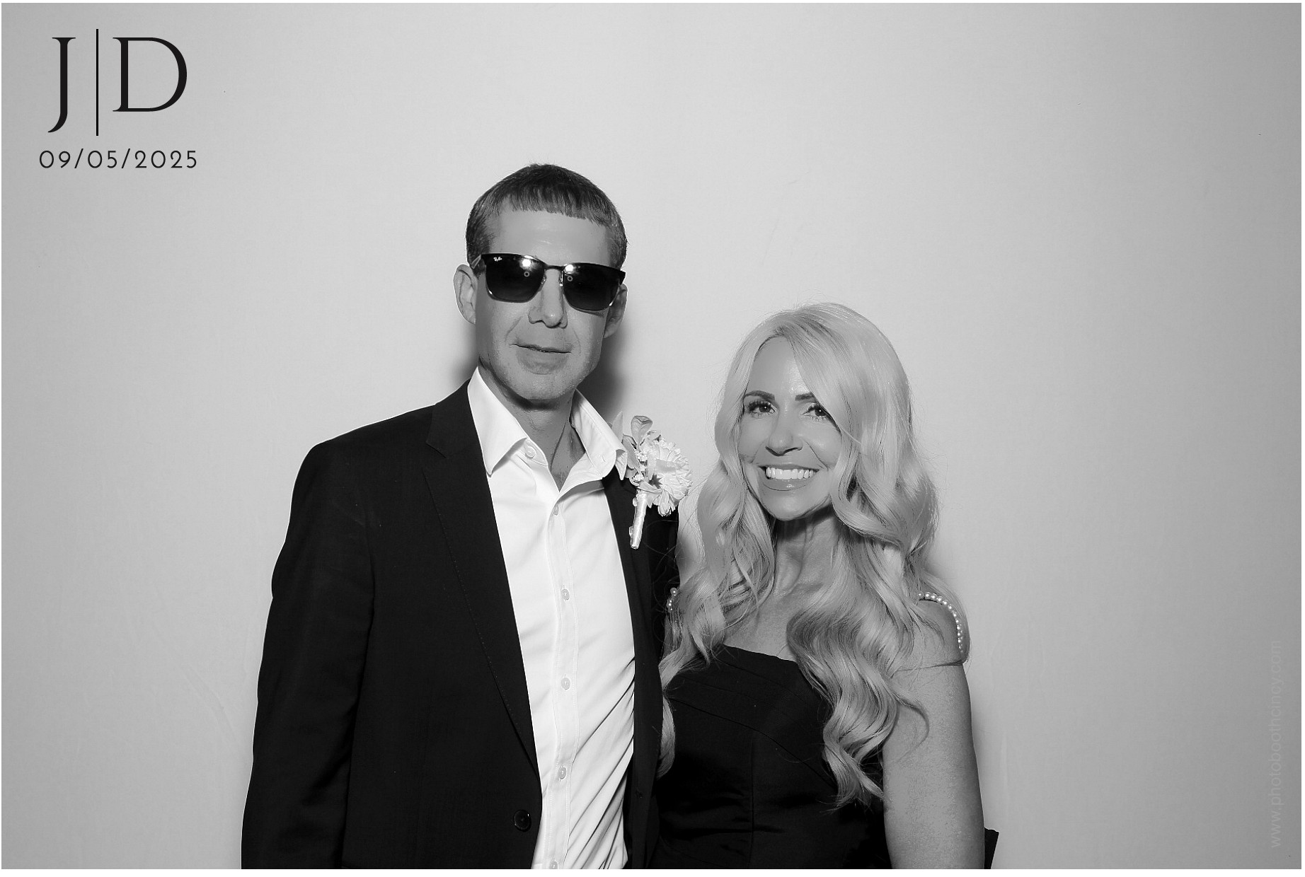 J&D | View more photos from the event at gallery.photoboothcincy.com/u/PhotoBoothCincy/JD